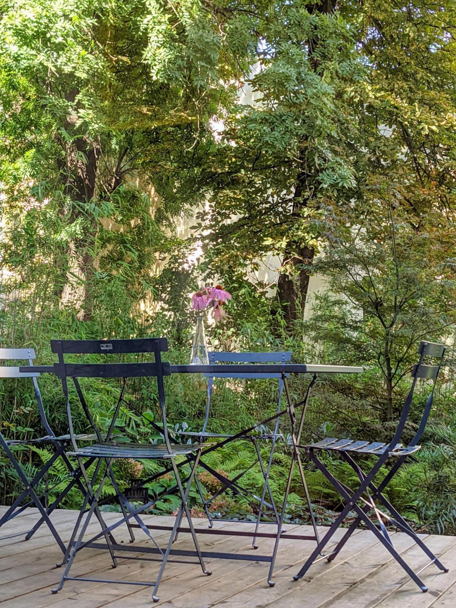 Apartment Romantic And Atypical In Prague's Montmartre Prag