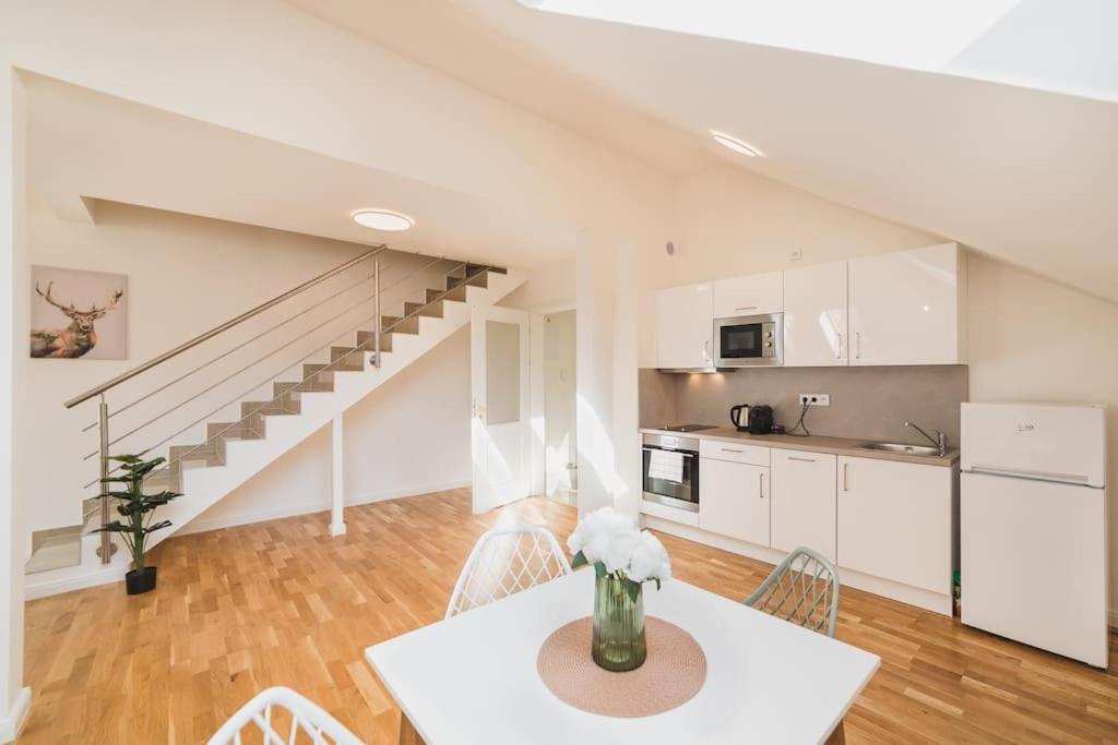 Grand Loft 110m2 Lägenhet Prag