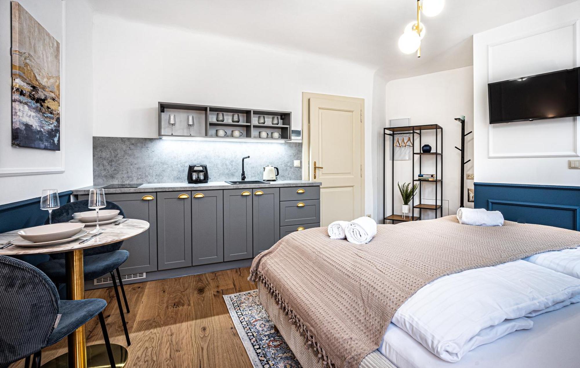 Apartment Beautifully Renovated At Lesser Town *