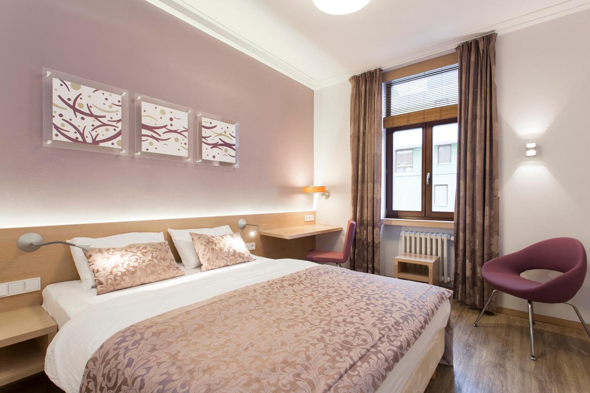 Carol Hotel 4*