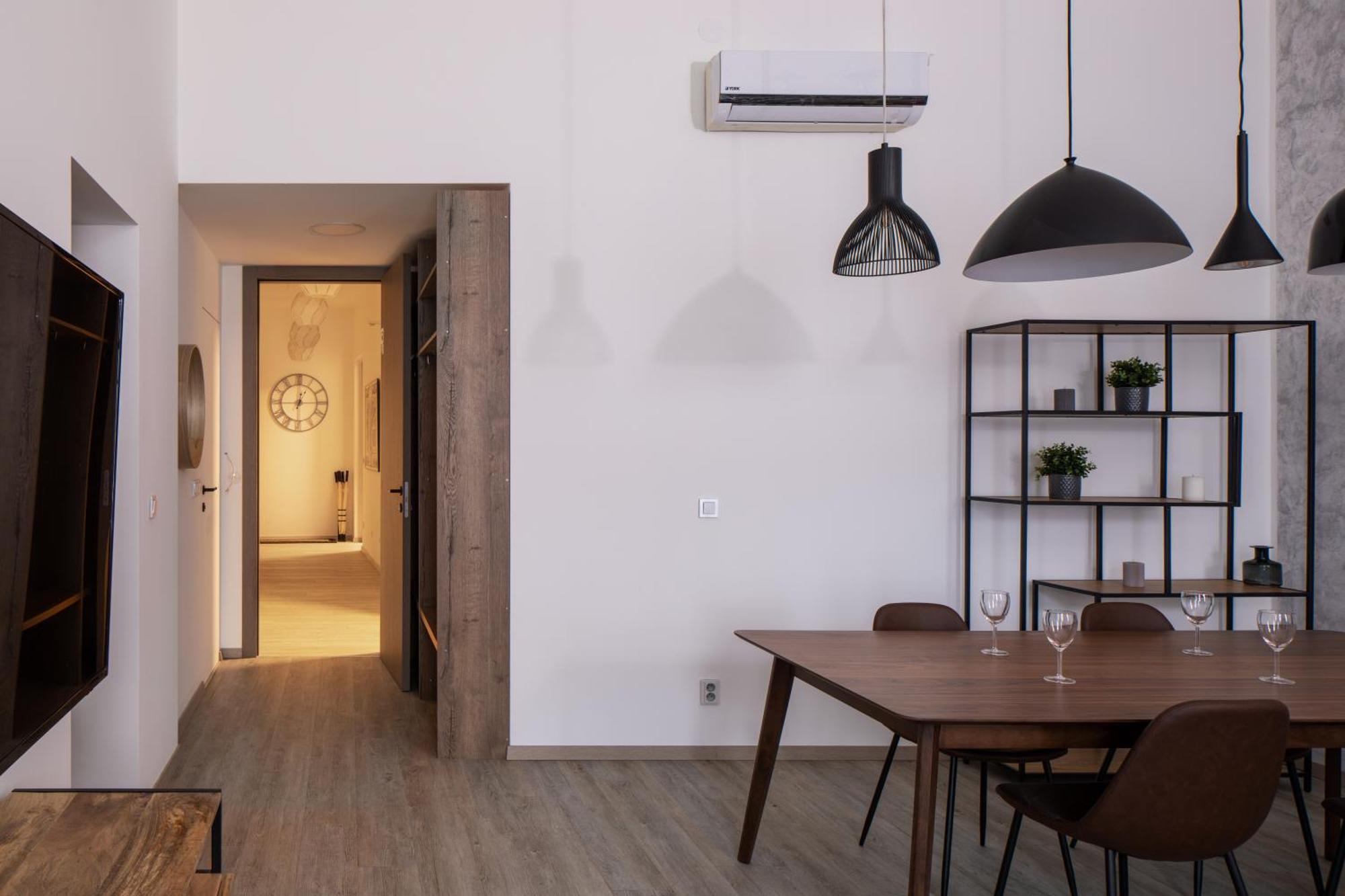 Designer In New Town By Days - 