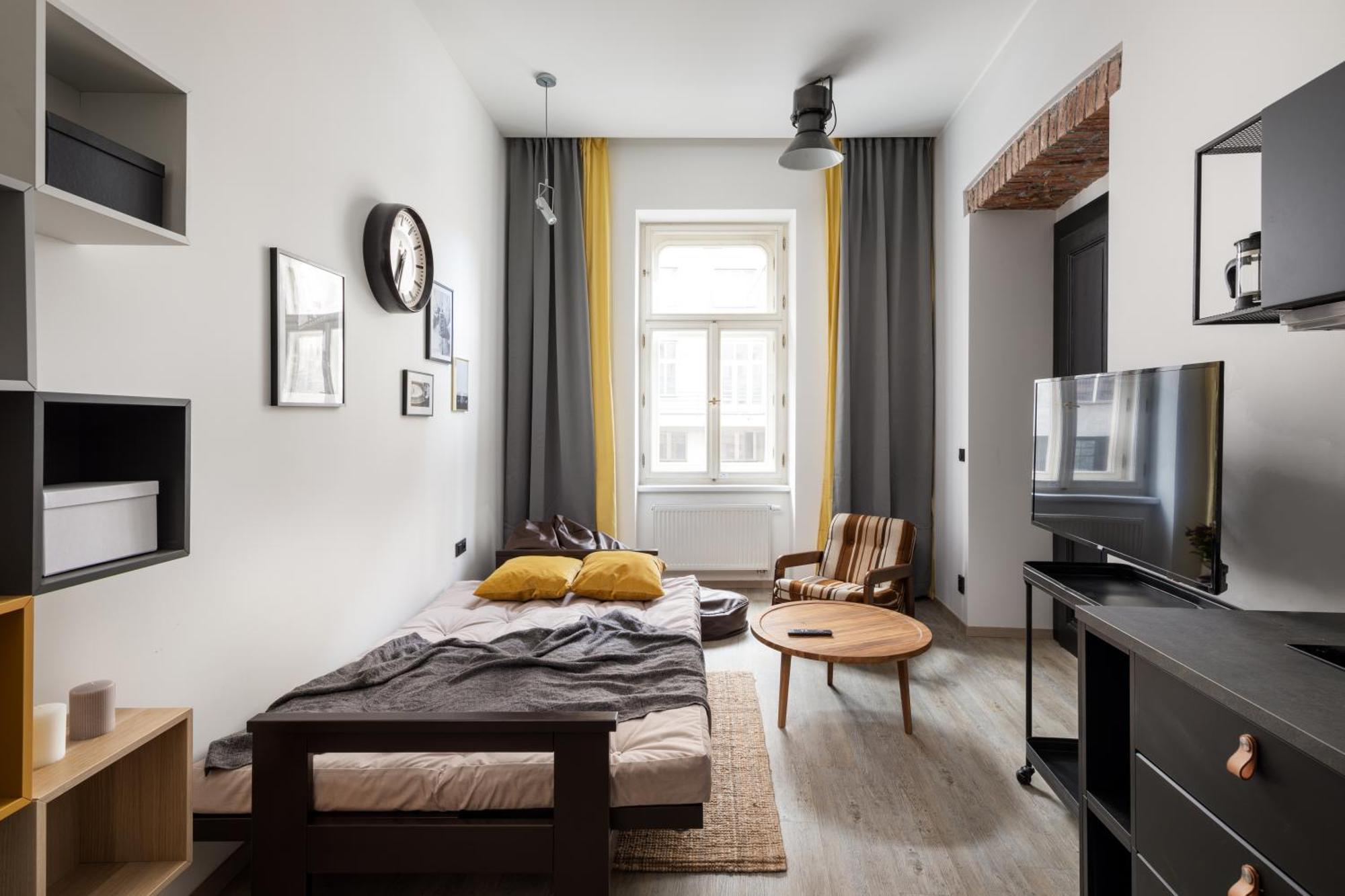 Designer In New Town By Days - 