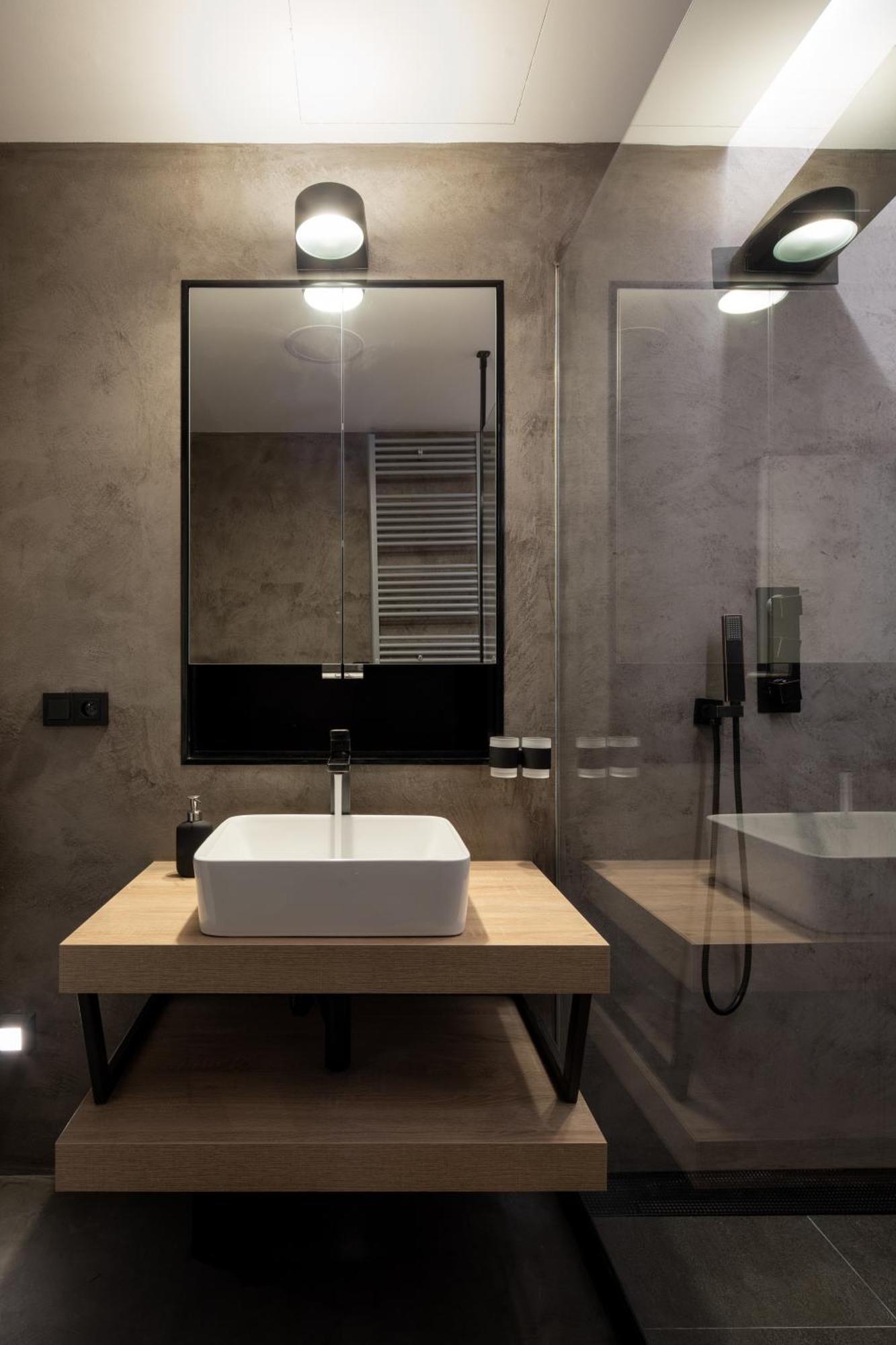 Designer In New Town By Days - 