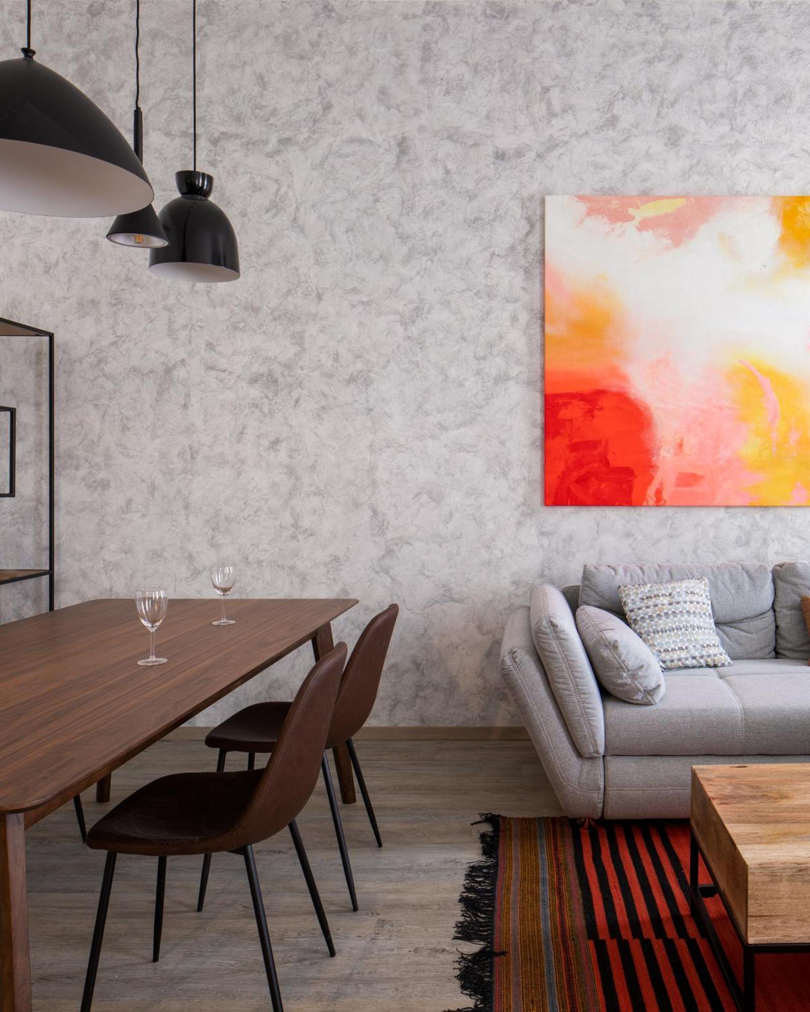 Designer In New Town By Days - 