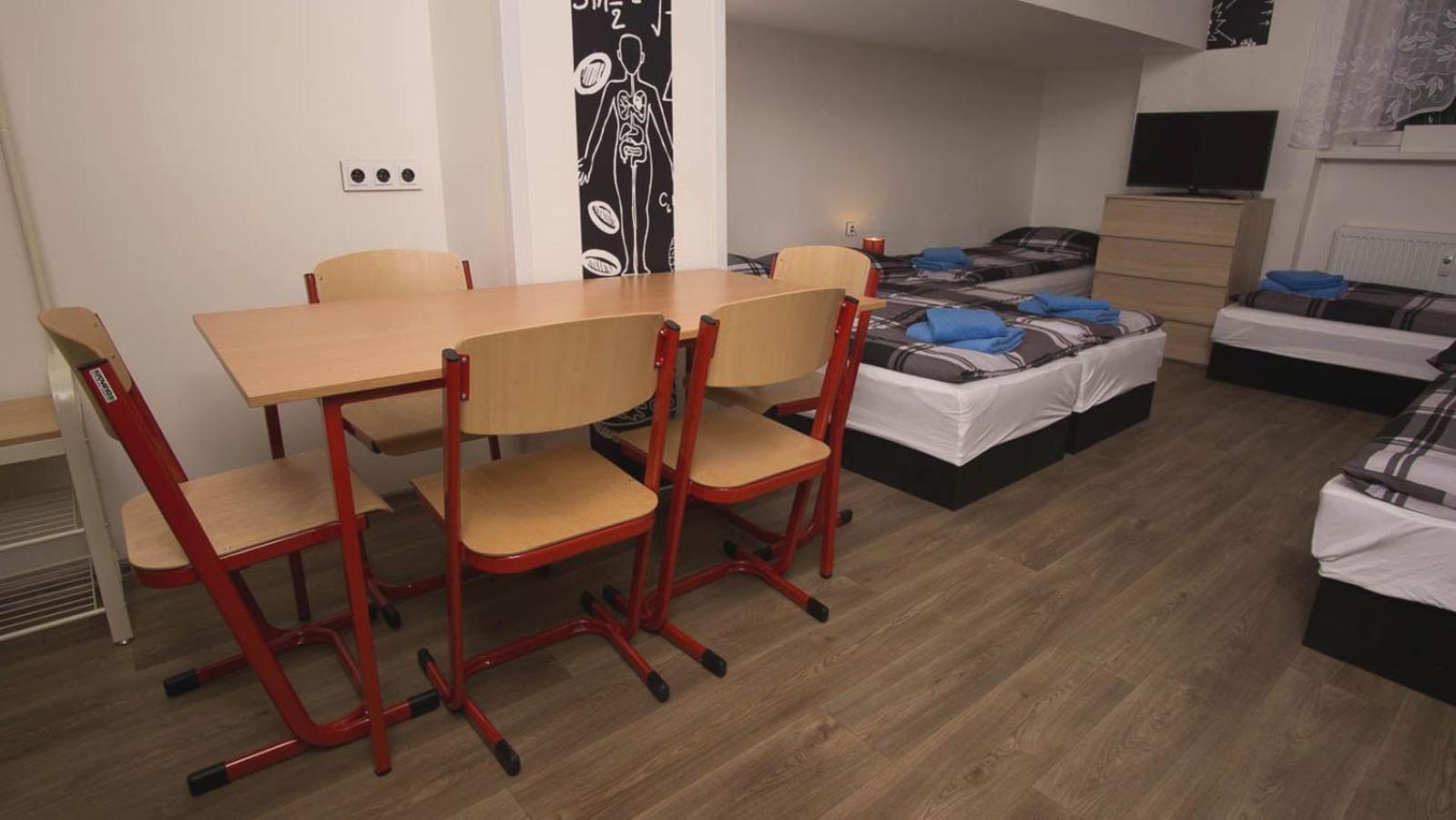 School - Your Unique Place In By Metro Vysehrad Apartment