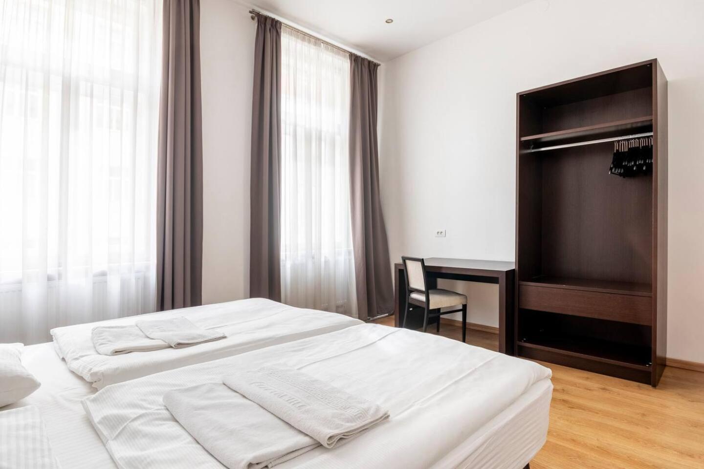 Place Of Grace - 50 Meters From Dancing House Apartment Prag