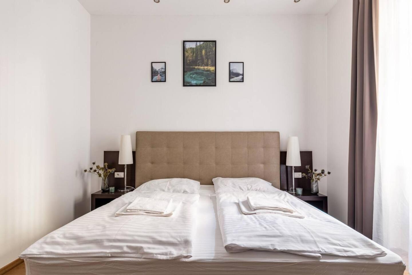 Place Of Grace - 50 Meters From Dancing House Apartment Prag