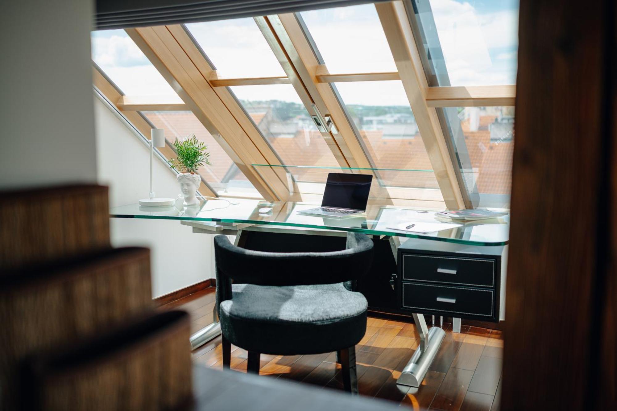 View Luxury With Foosball & Xbox - In Centre Lejlighed Prag