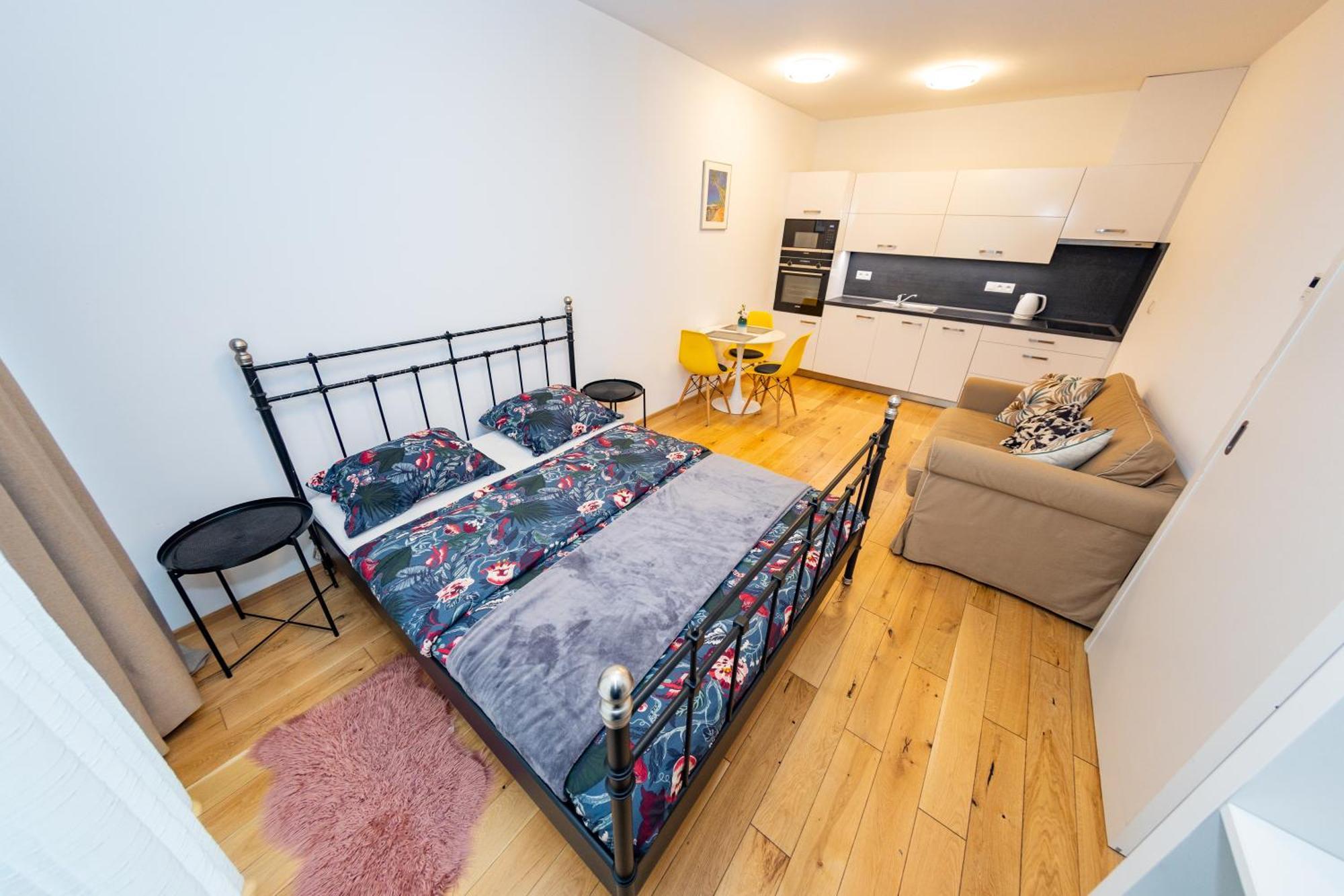 Lejlighed Lovely Apartment, Free Parking 1,55 Hight Prag
