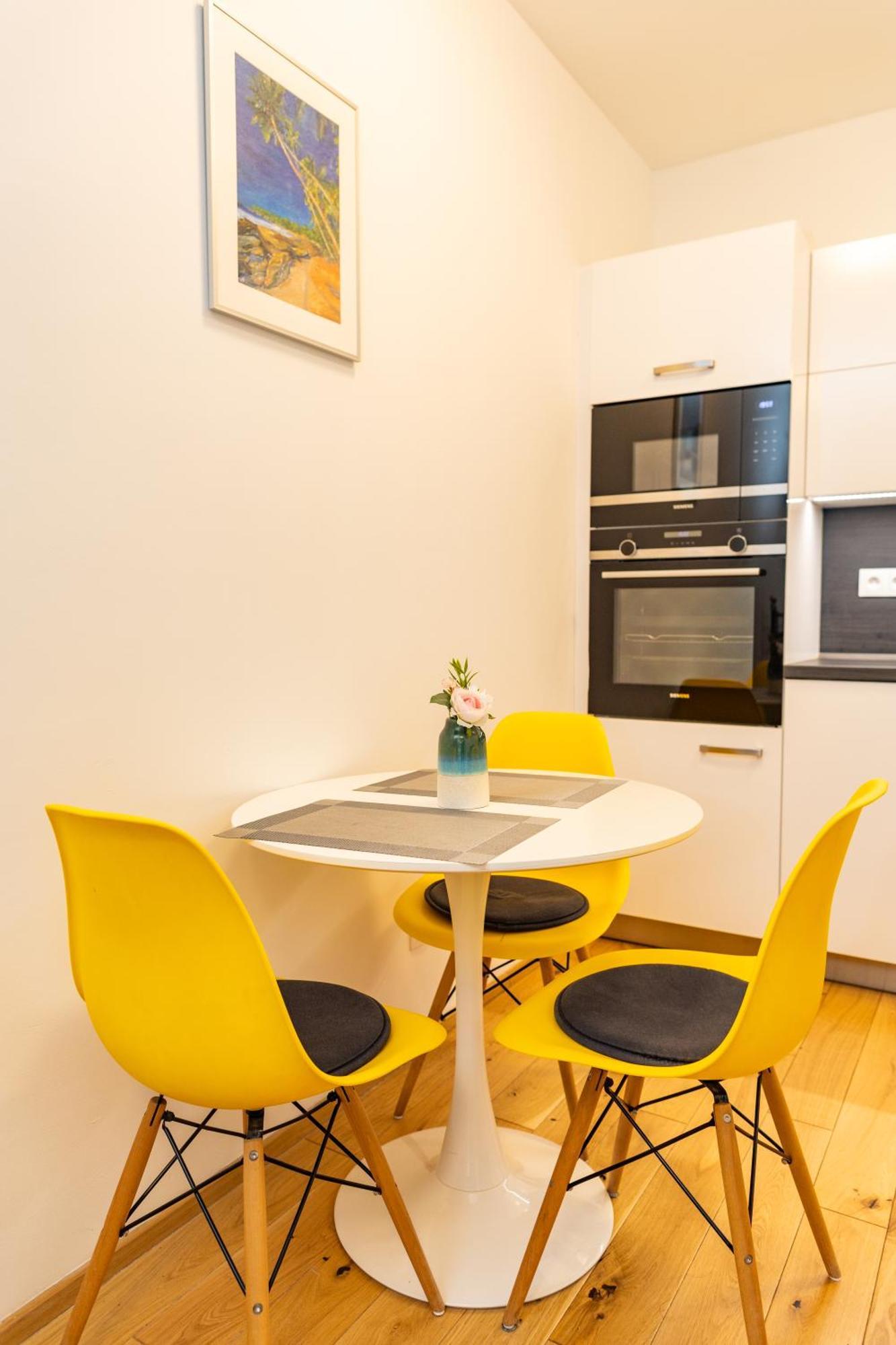 Lovely Apartment, Free Parking 1,55 Hight Lejlighed Prag