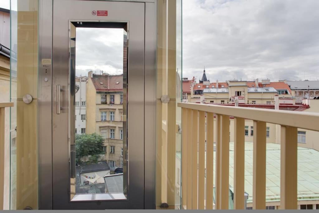 Unique City Centre Duplex, Castle View, Roof Top Terrace * Prag