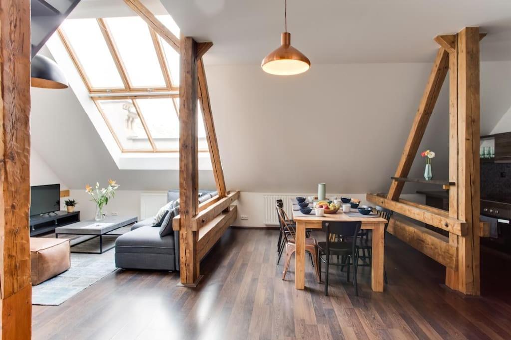 Apartment Unique City Centre Duplex, Castle View, Roof Top Terrace Prag