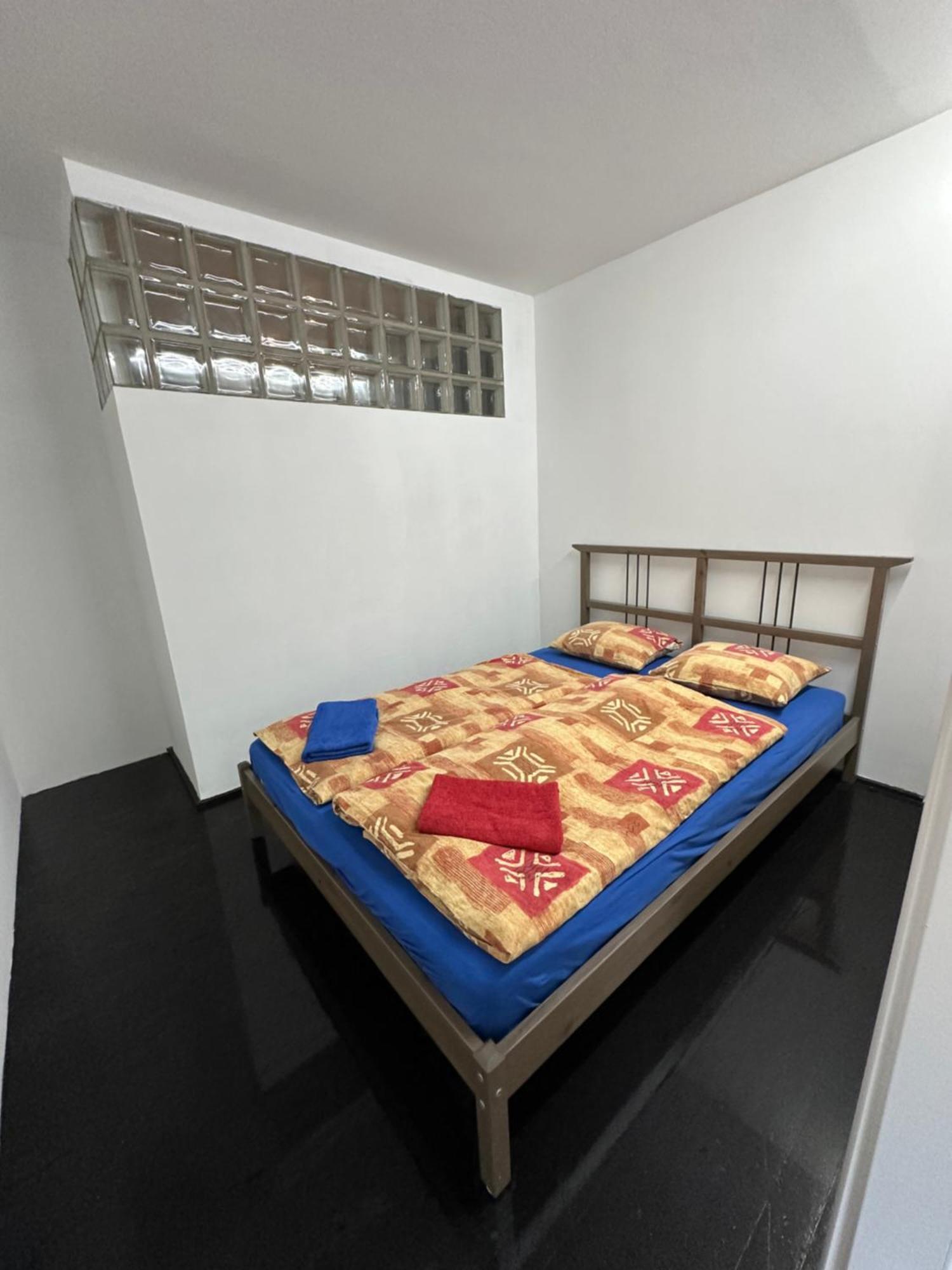 Spacious Karlin Lofty Apartmán *