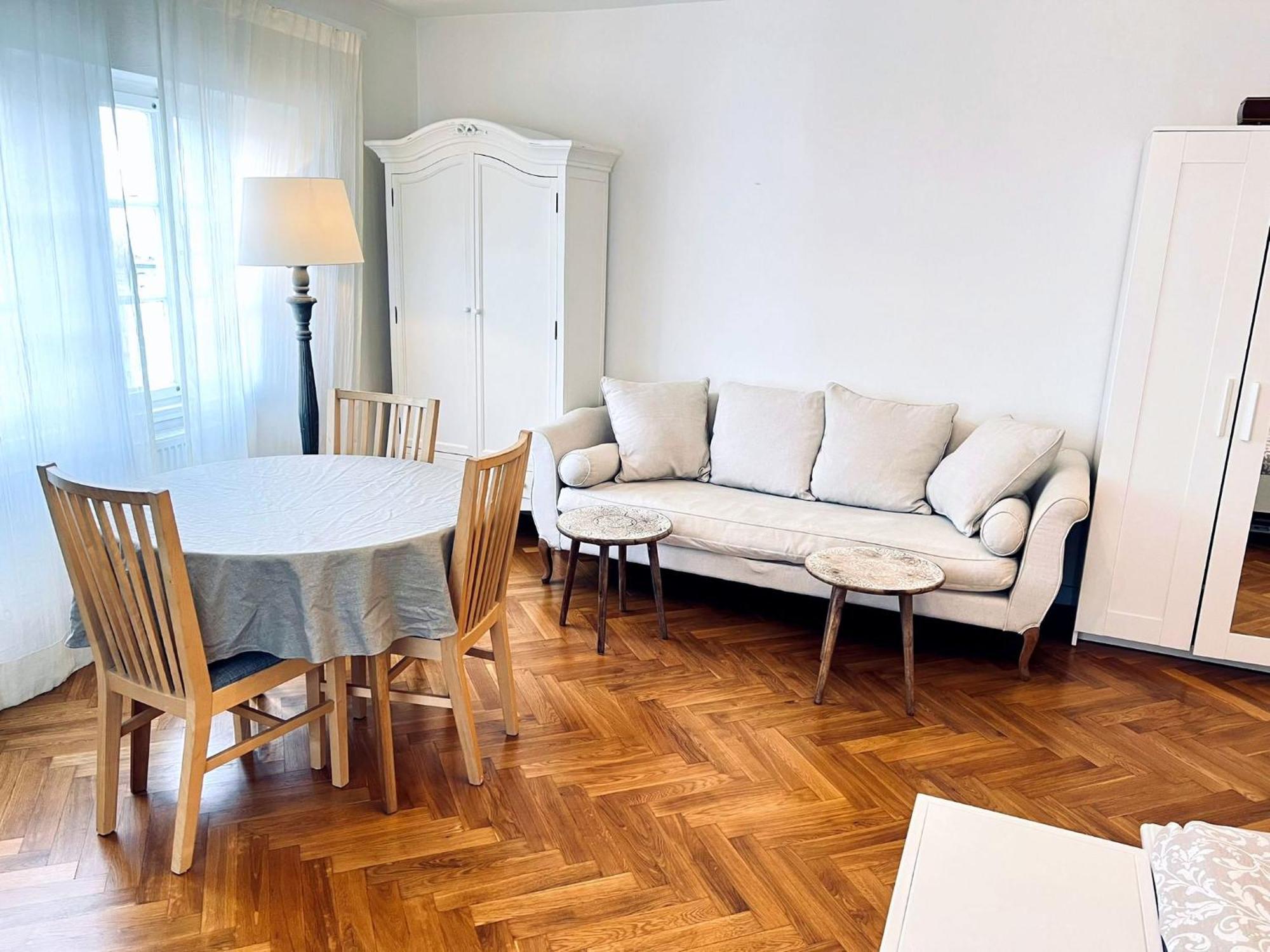 Homestay At The Blue Lion & Parking Assistance