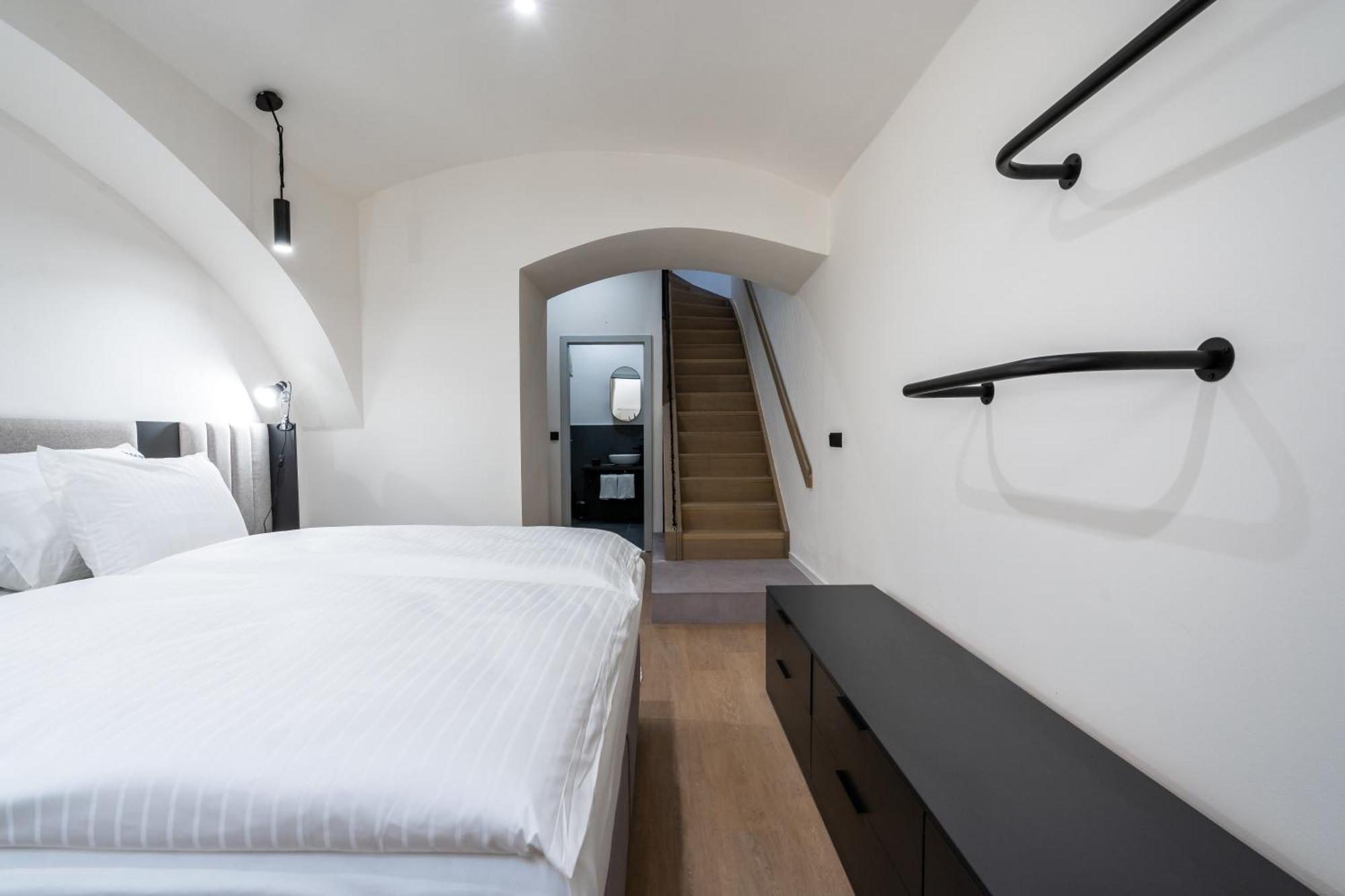 Honest Karlin Aparthotel