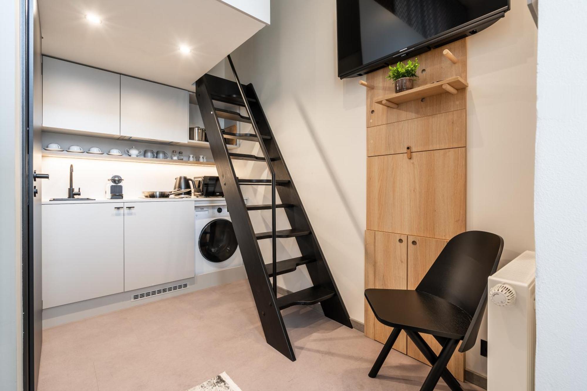 Honest Karlin Aparthotel *