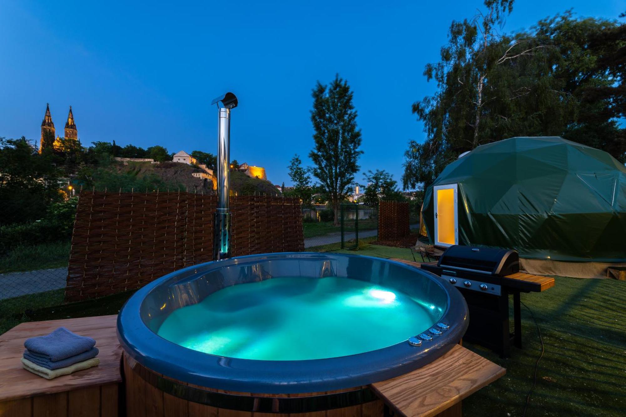 Glamping Escape To The Stars Under Skyline Luxury tent *