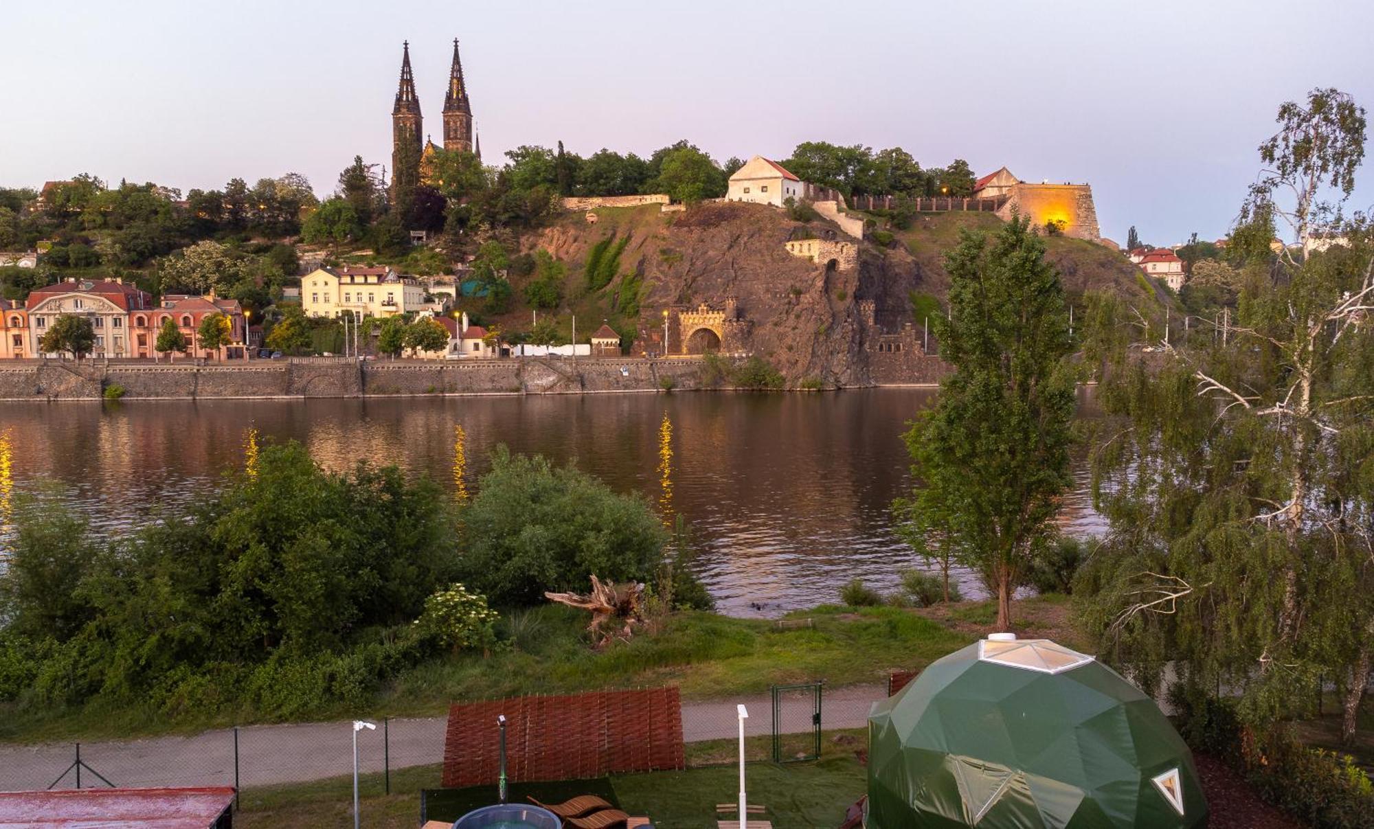 Glamping Escape To The Stars Under Skyline Luxuszelt