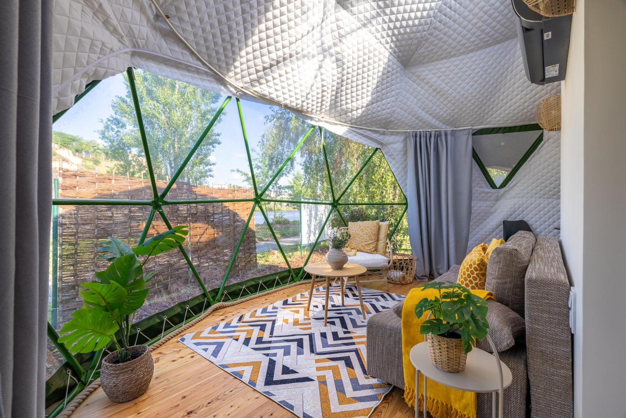 Luxury tent Glamping Escape To The Stars Under Skyline