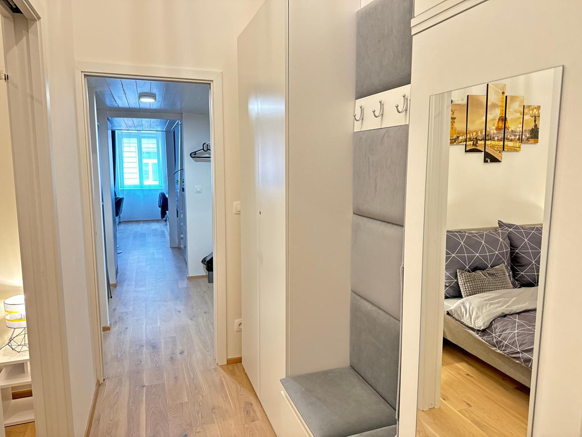 Free Parking - Cozy Near Vysehrad Railway Bridge Apartment Prague