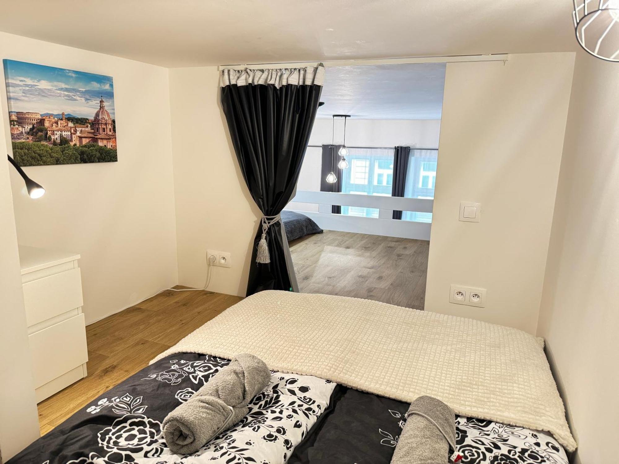 Apartment Free Parking - Cozy Near Vysehrad Railway Bridge *