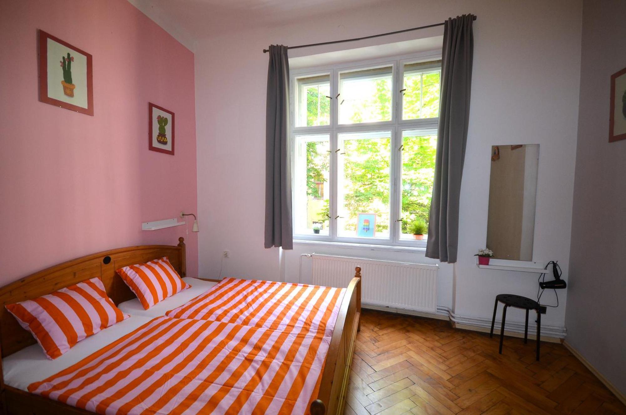 Travel&joy Backpackers Hostel *
