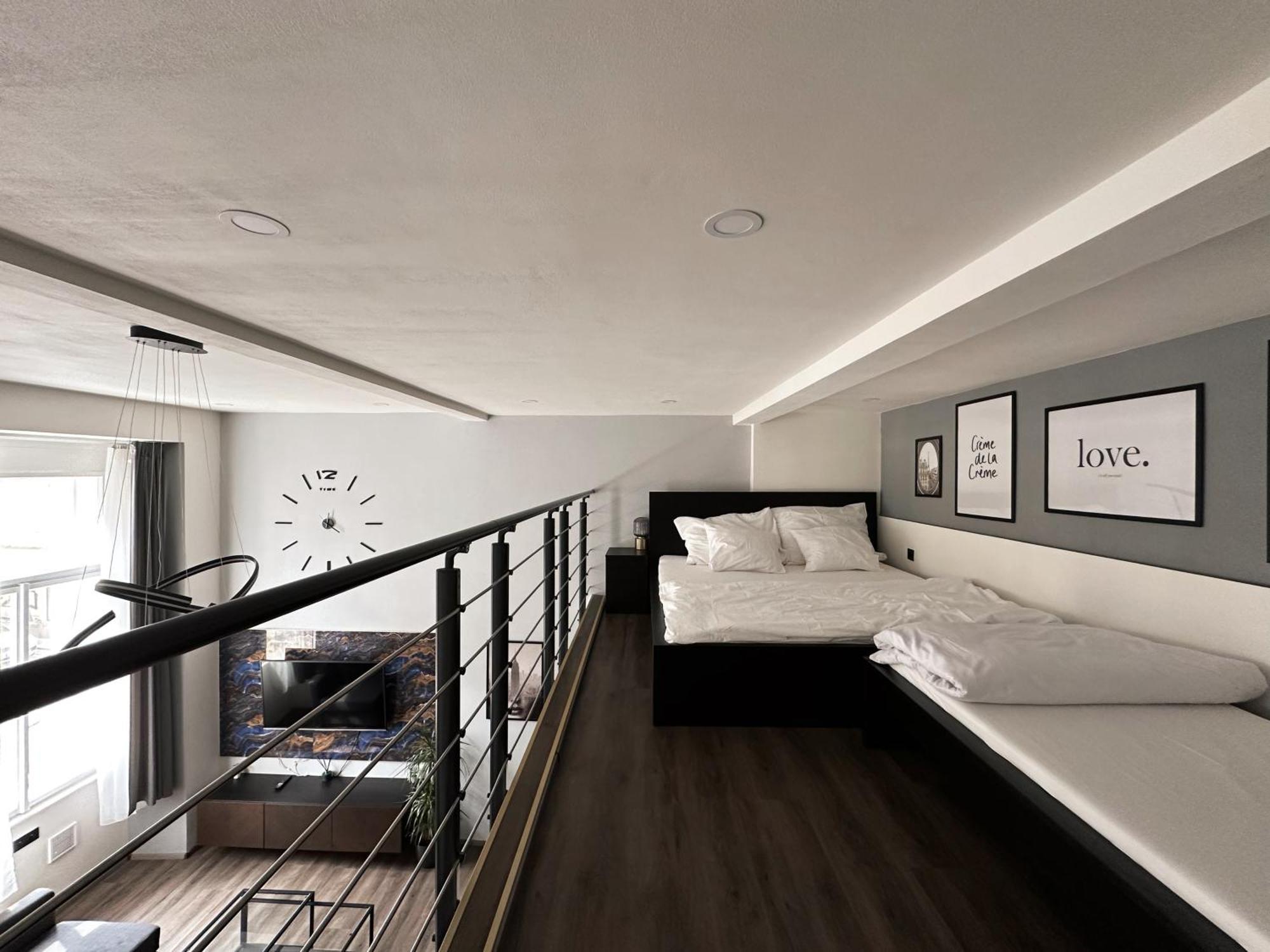 Apartment Grand Viceroy - Gothic Tower View *