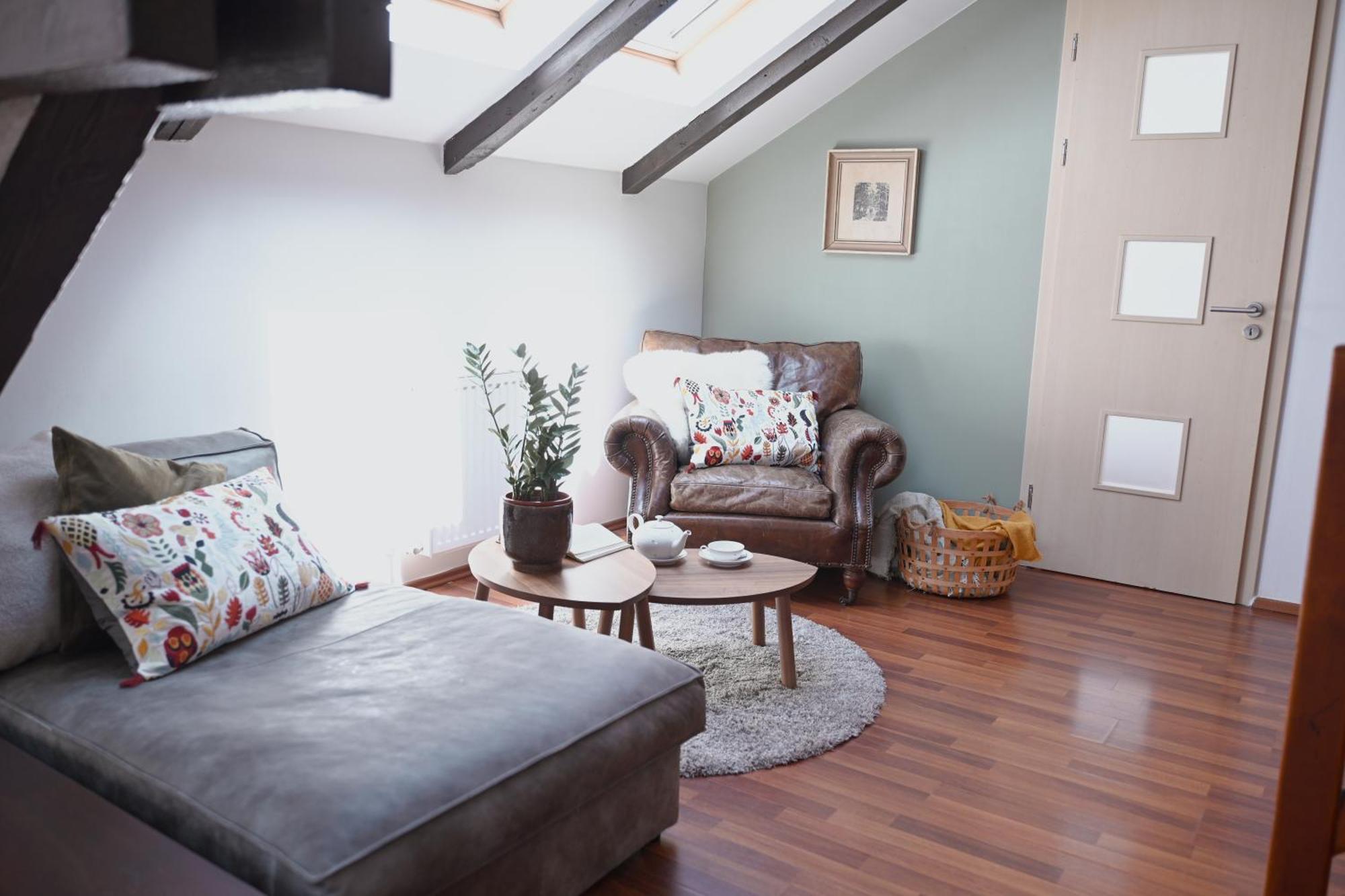 Bohemian Symphony Apartment *