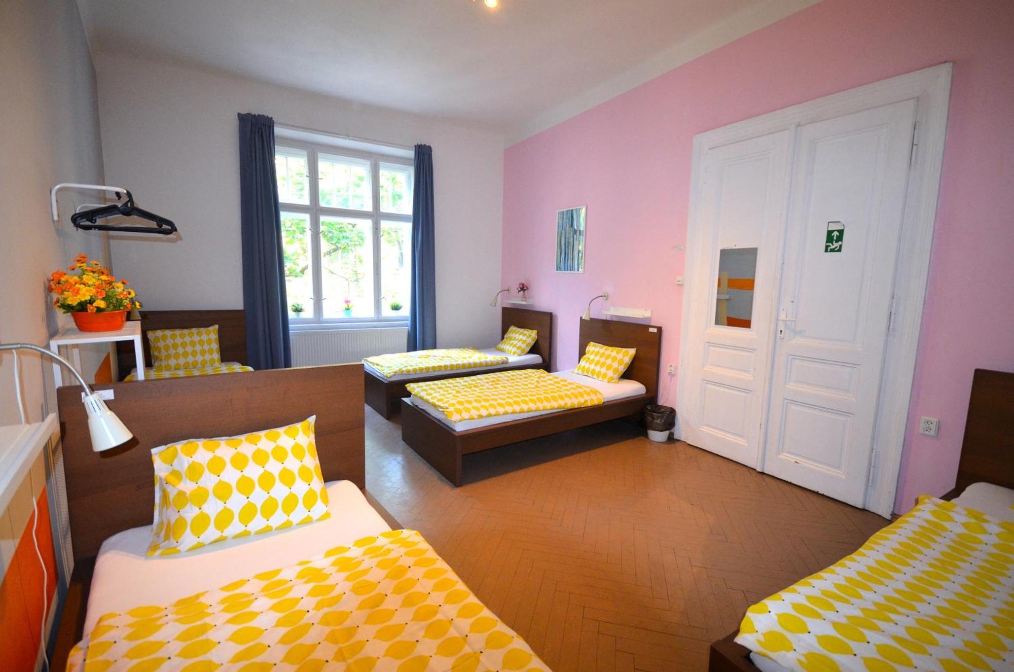 Travel&joy Backpackers Hostel *