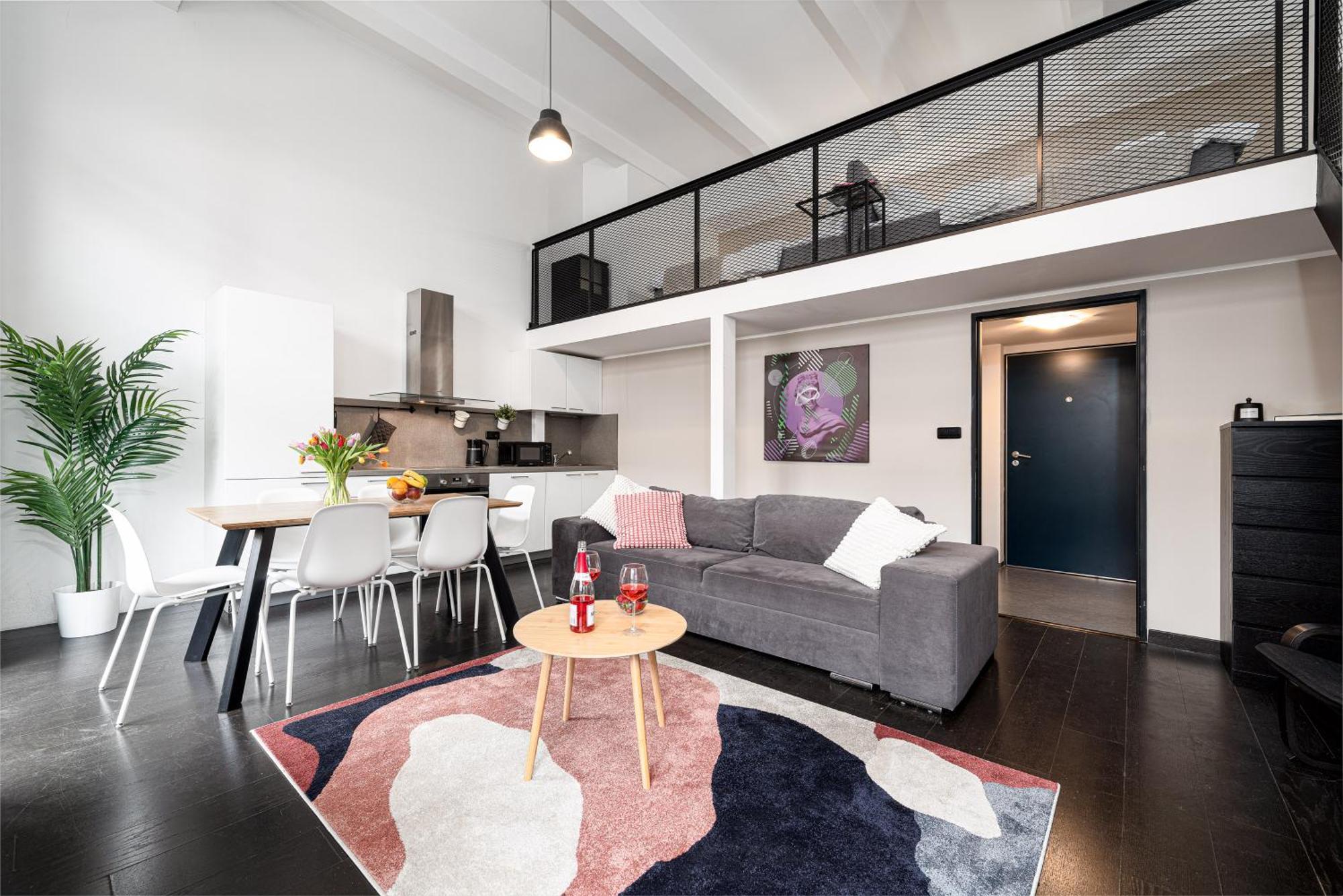 With Large Balcony, Parking * Prag