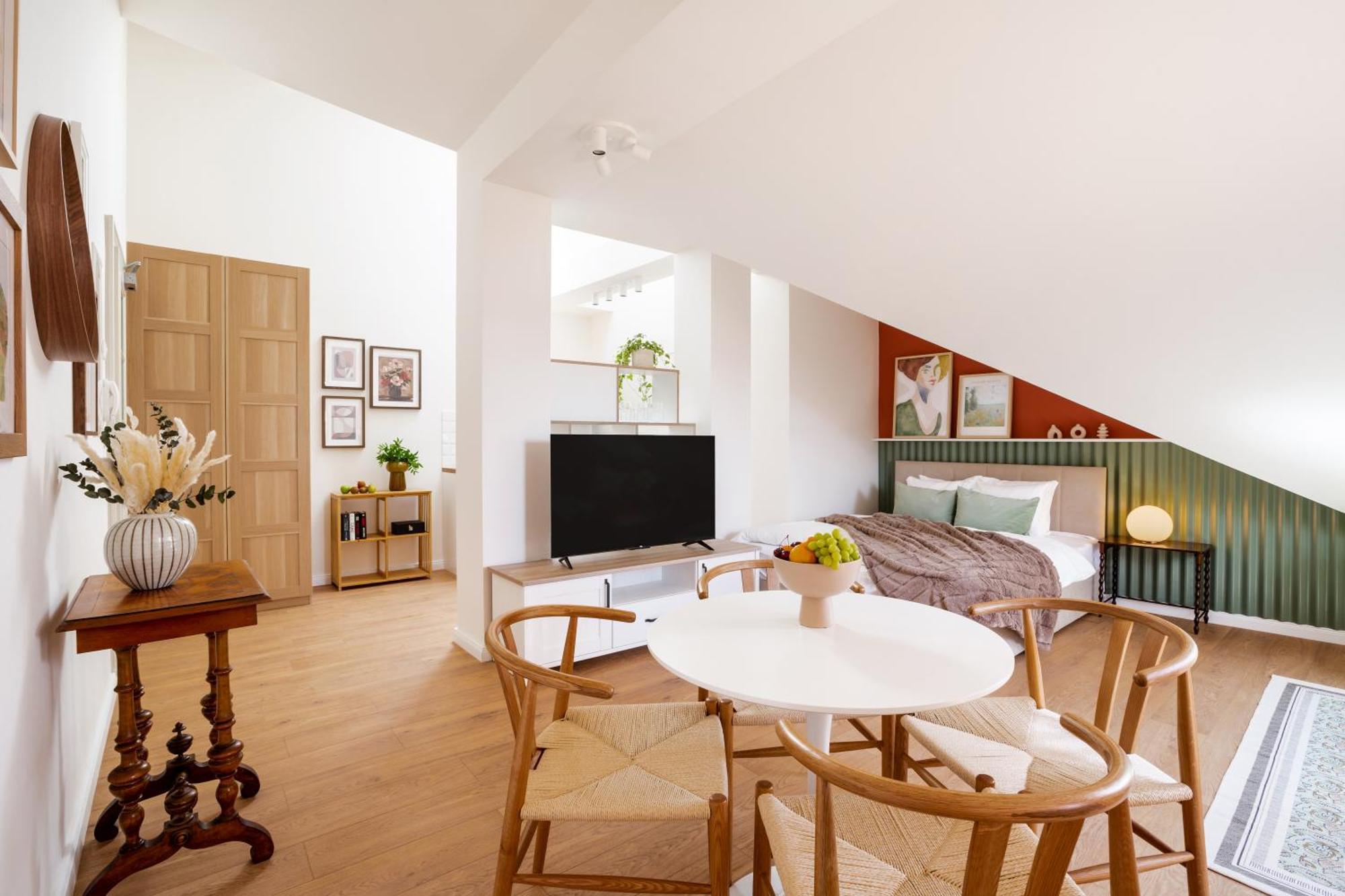 Apartment Turnkey I Antonin Dvorak *