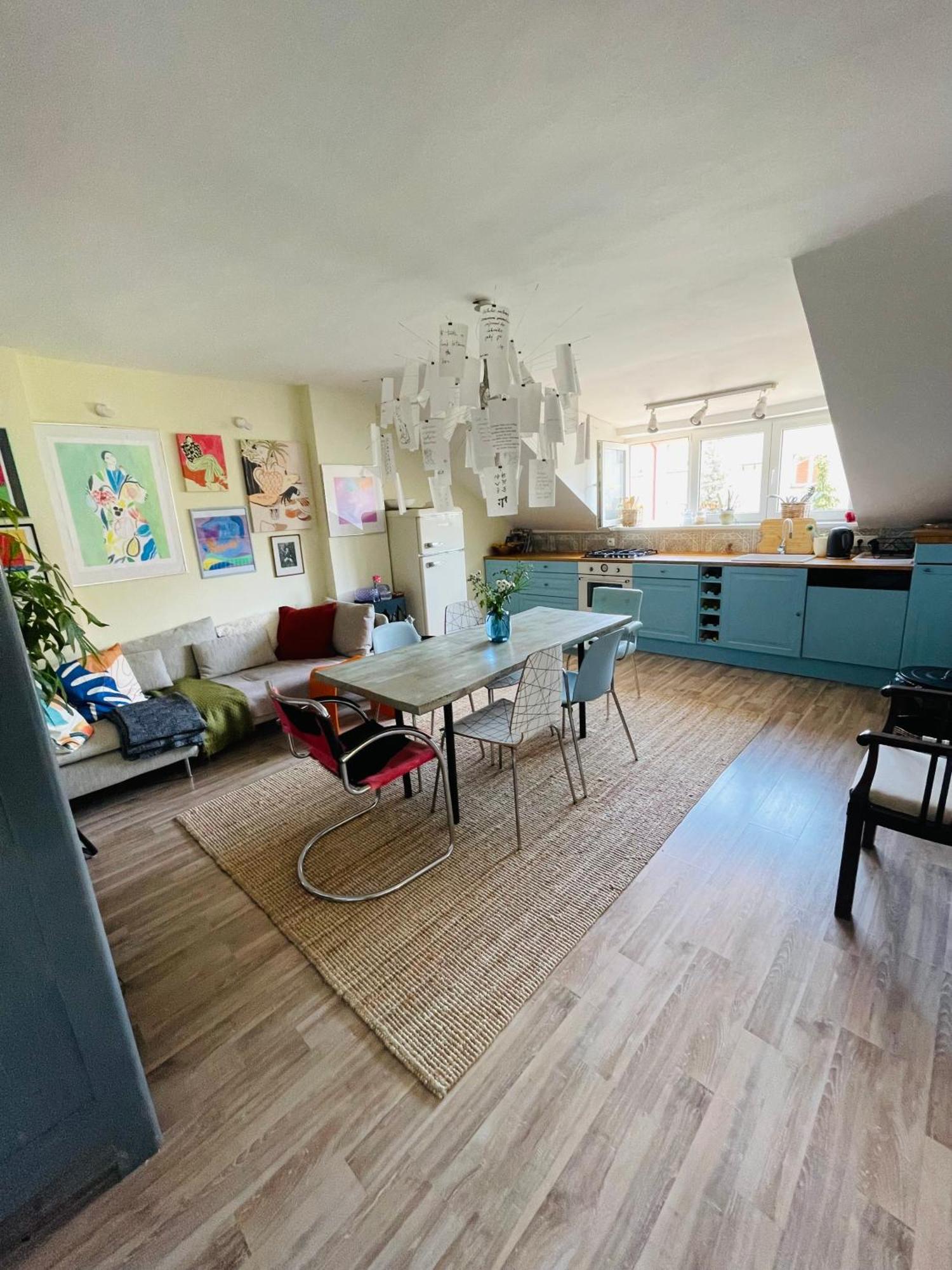 Flat With Heart And Art Nearby Centre Of The Lägenhet
