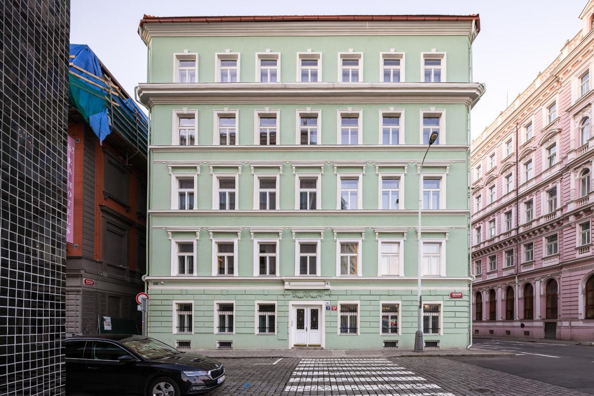 Stay2gether Blue Vibe - Metro Florenc Apartment