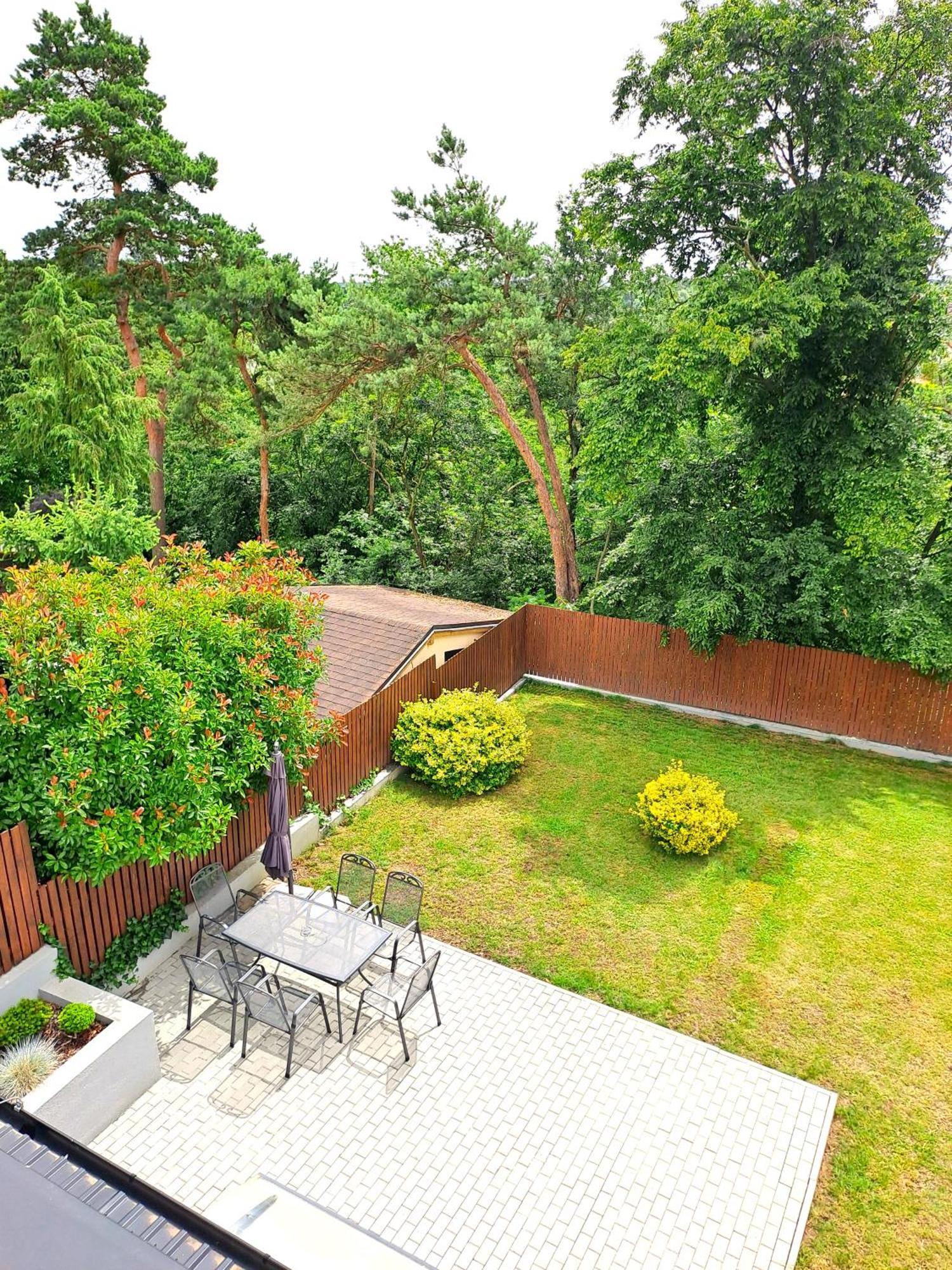 Apartmanovy Dum Se Zahradou V Klidne Casti Prahy Prague