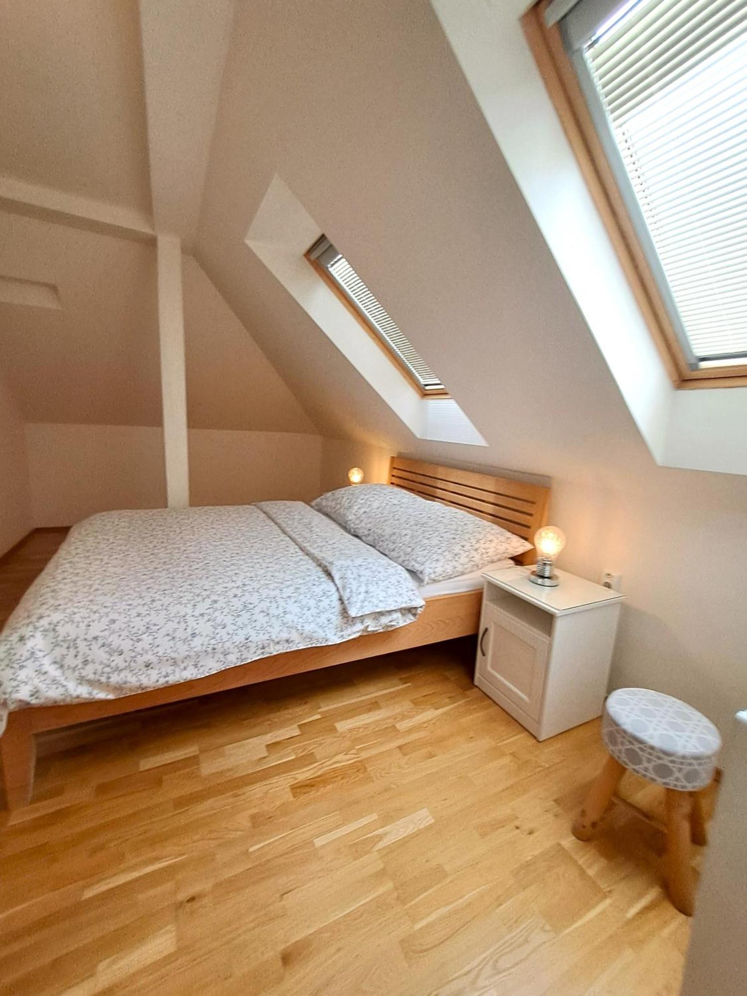 Apartmanovy Dum Se Zahradou V Klidne Casti Prahy