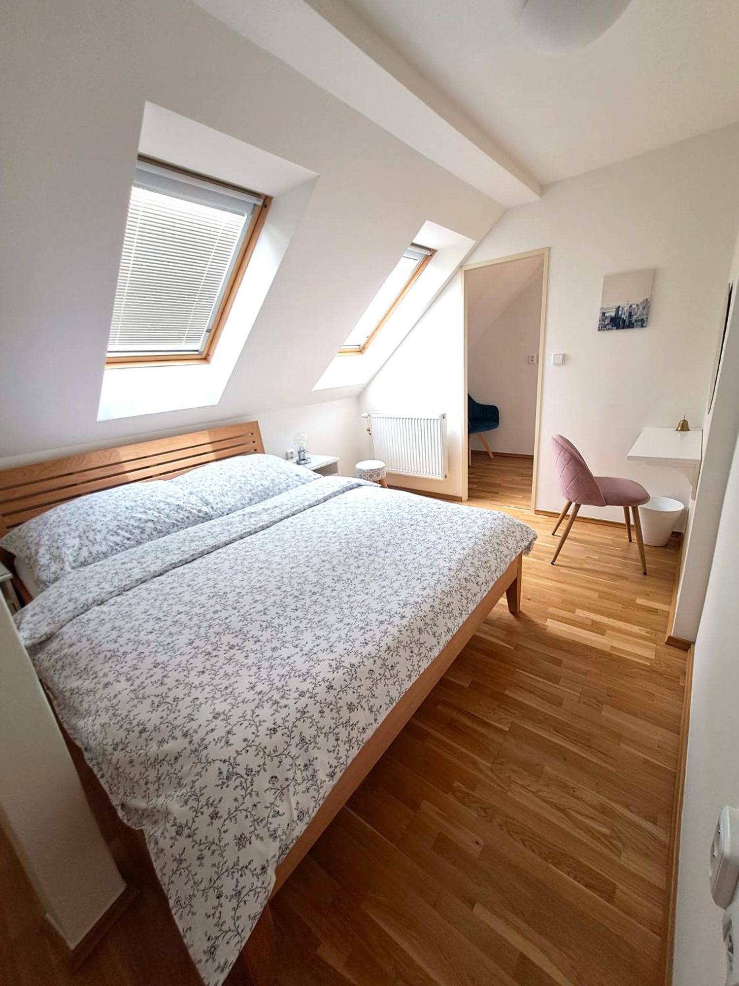Apartmanovy Dum Se Zahradou V Klidne Casti Prahy Lägenhet *