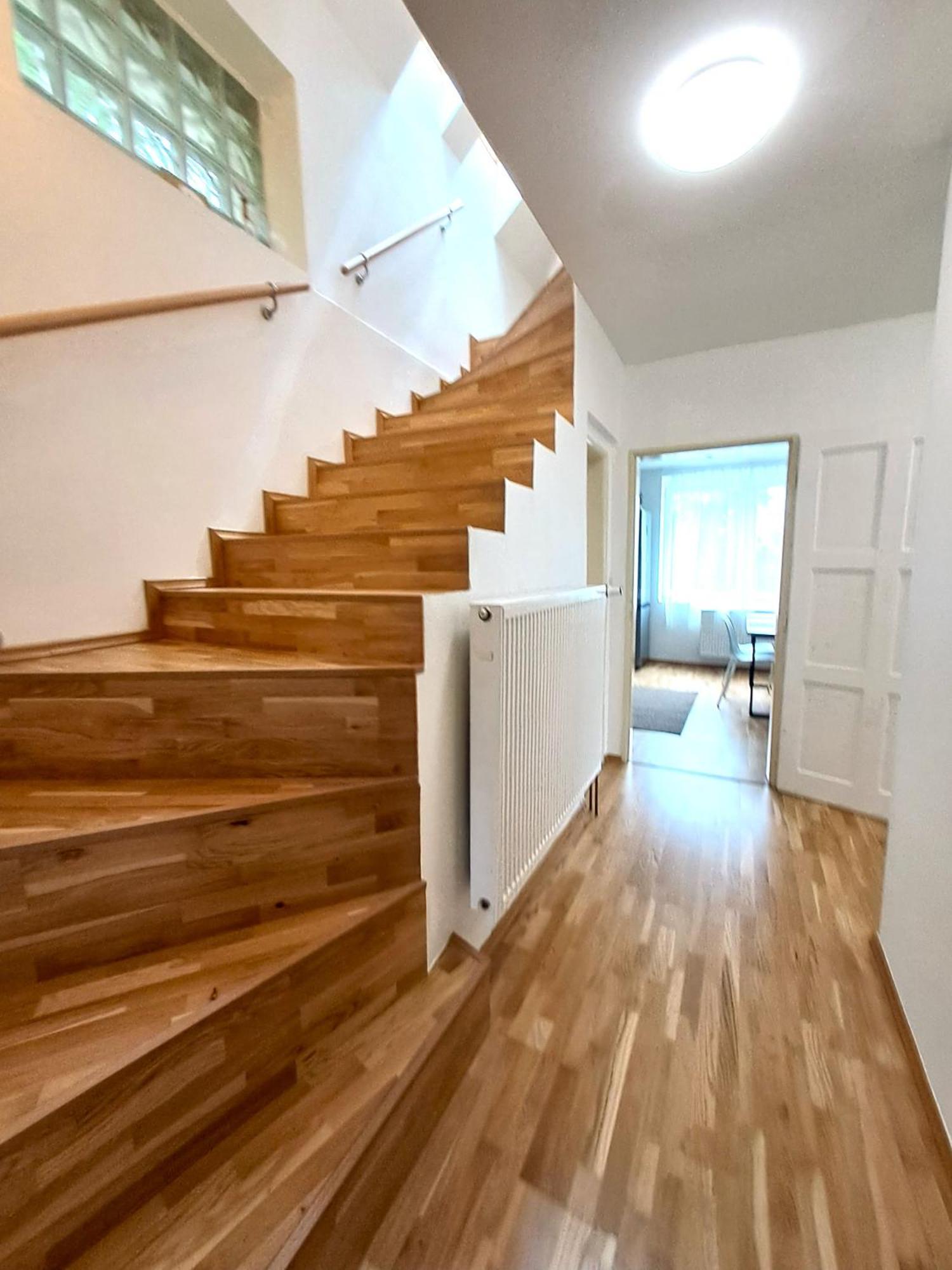 Lägenhet Apartmanovy Dum Se Zahradou V Klidne Casti Prahy Prag