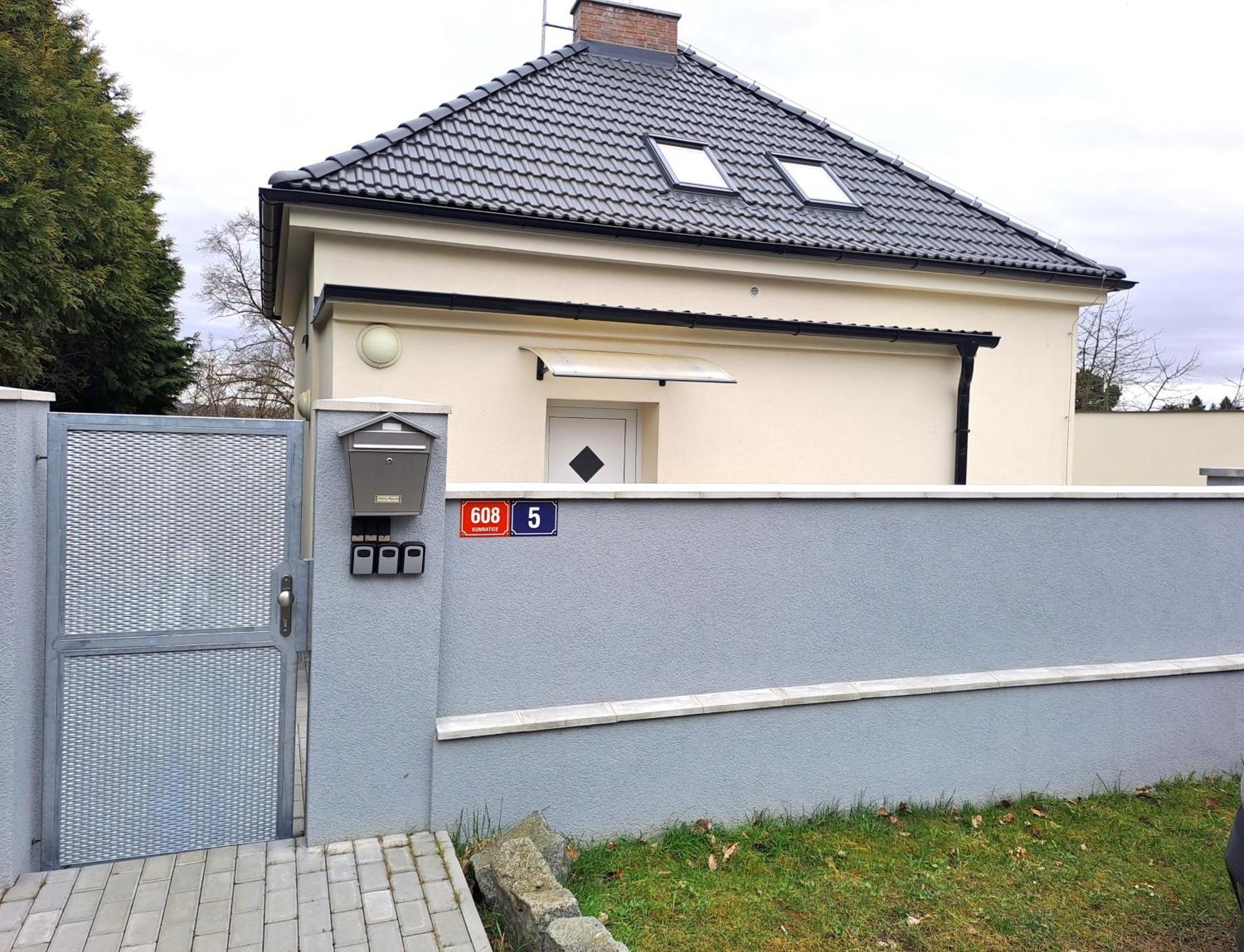 Apartmanovy Dum Se Zahradou V Klidne Casti Prahy Prag
