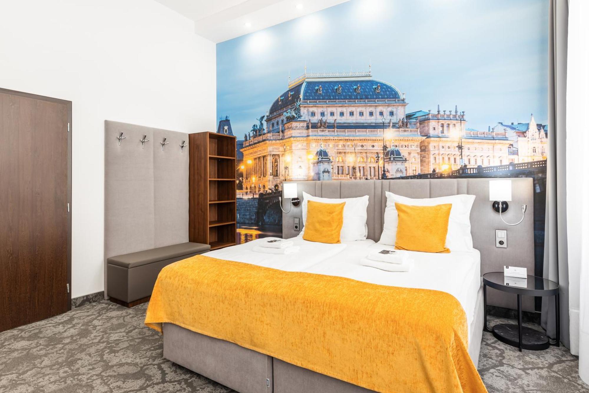 A1 Royal Plaza Hotel 3*