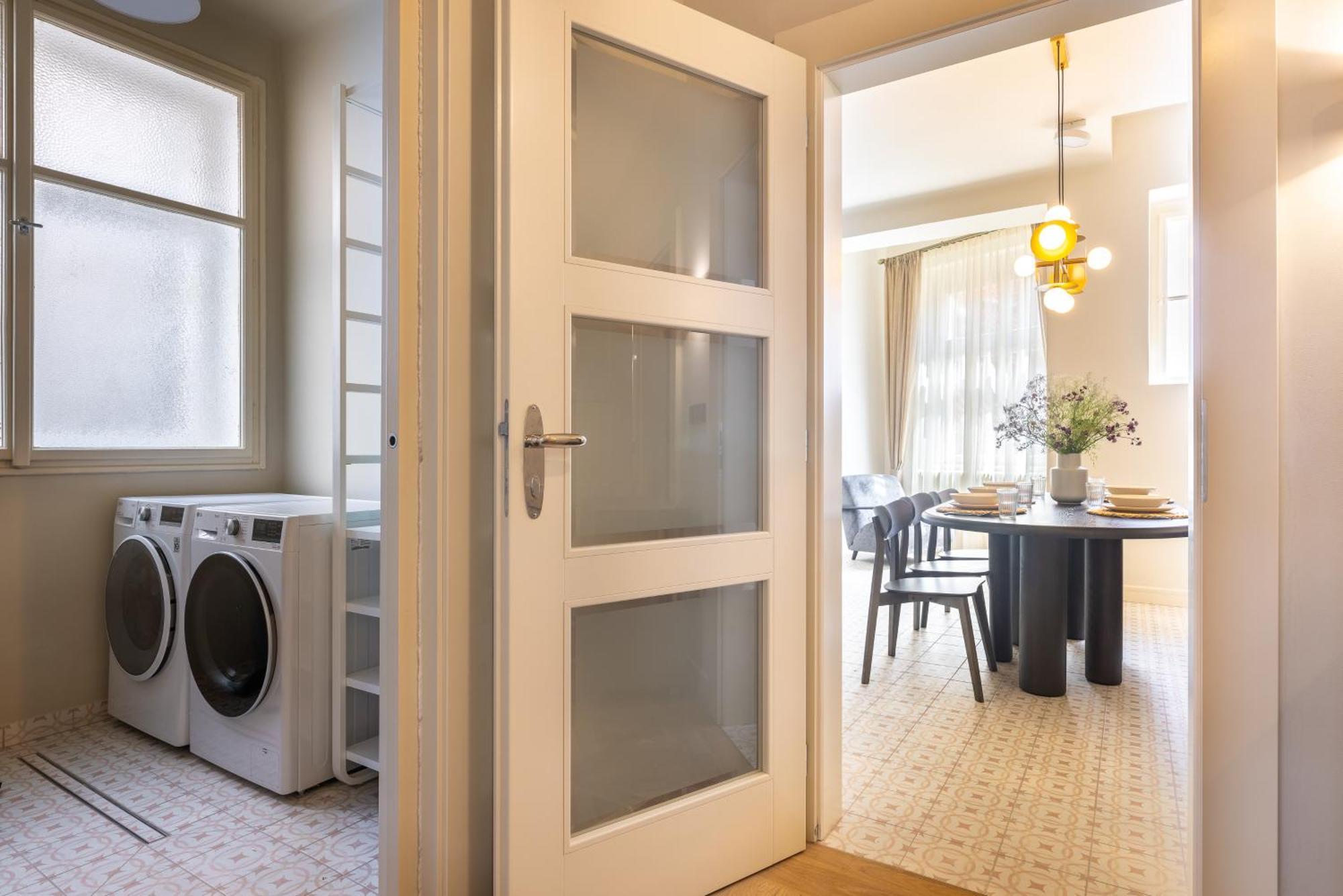 Apartment Luxury 2 Bedroom With Ac In The Old Town