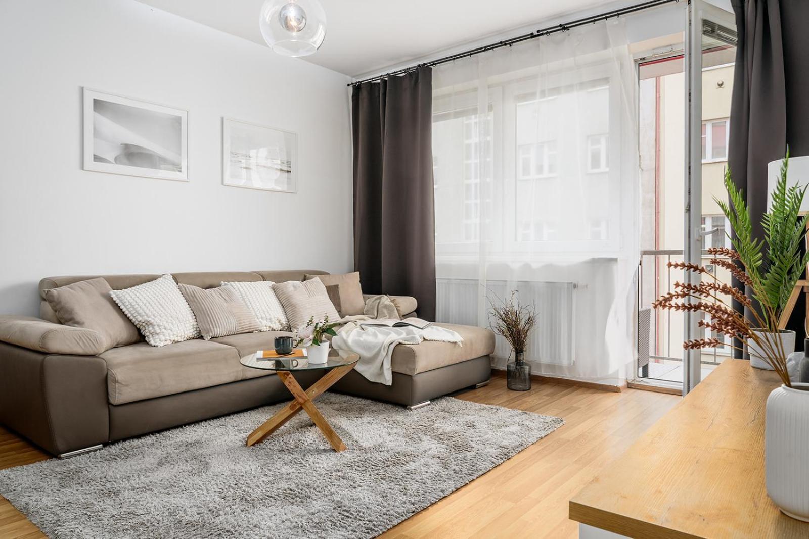 Days - Bright - Balcony - Private Parking * Prag