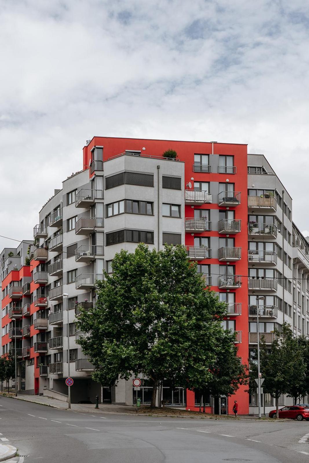 Days - Bright - Balcony - Private Parking * Prag