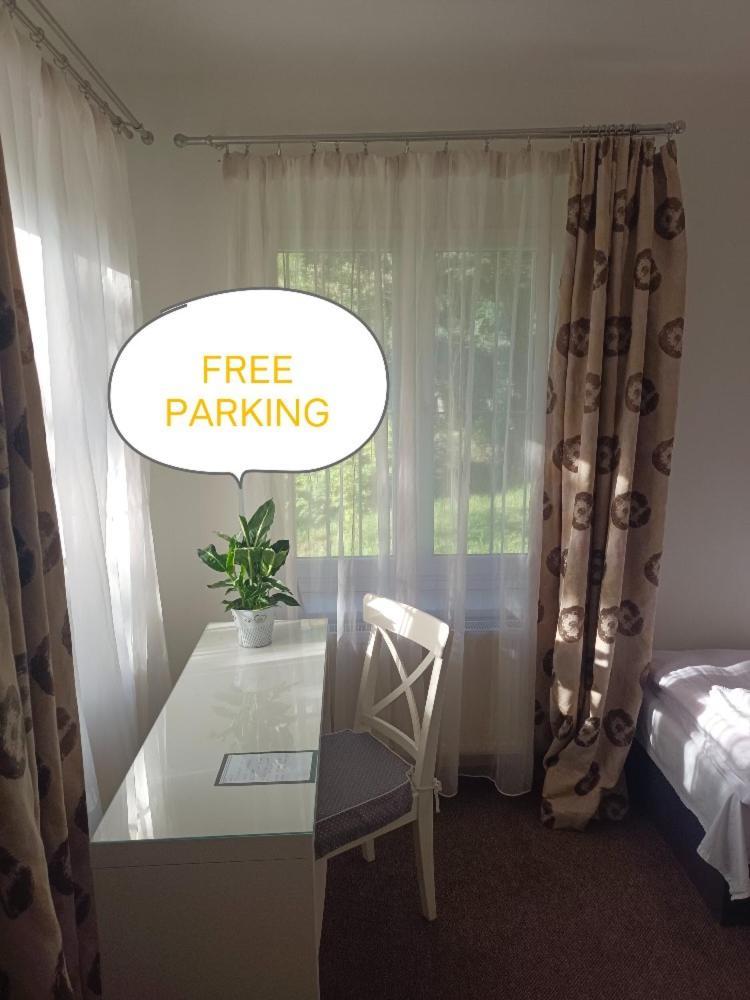 Lovely And Free Parking *