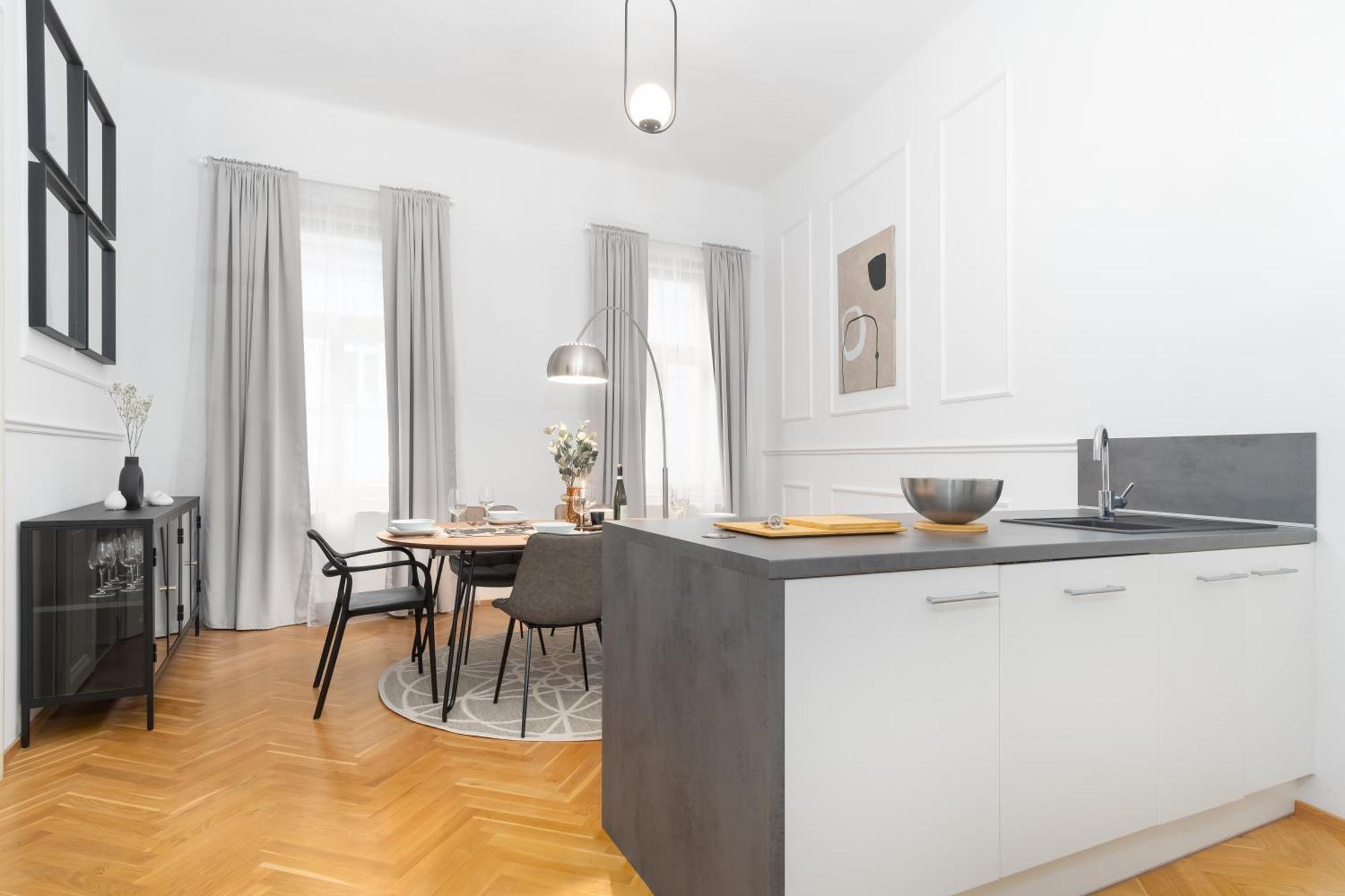 Stru House By Days - Luxurious Next To National Theatre Lägenhet