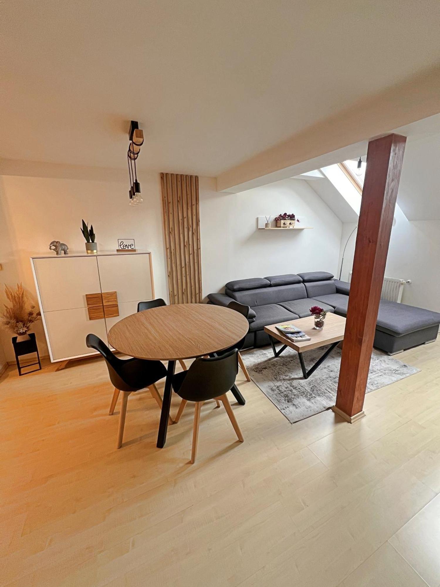 Mezonetovy V Centru Apartment Prag