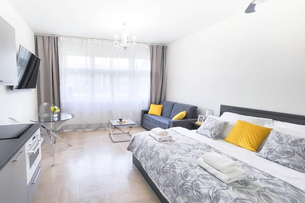 Lejlighed New Exclusive With Ac Nearby Metro Prag