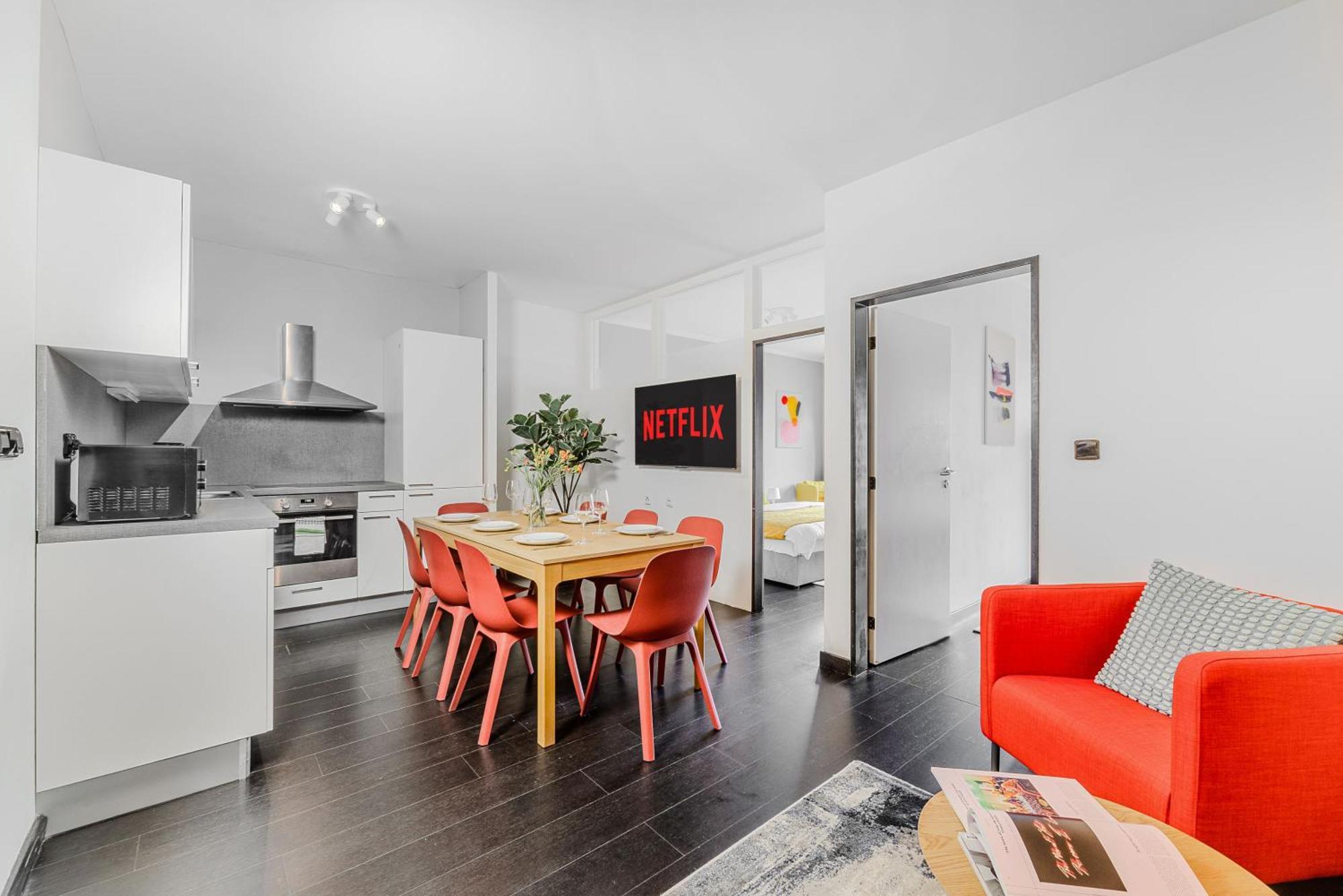 With Large Balcony, Parking * Prag