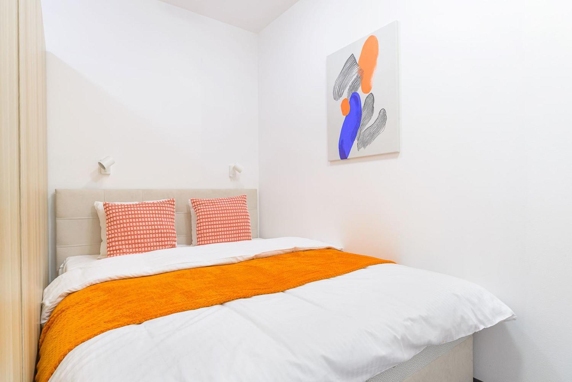 With Large Balcony, Parking Prag