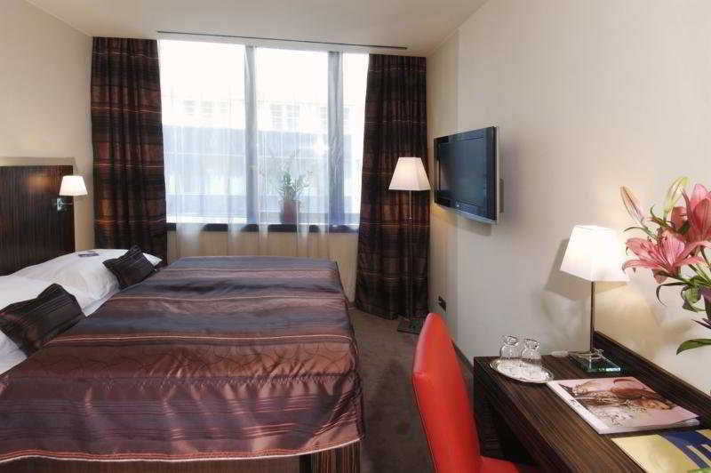 Hotell Ea Crystal Palace 4*