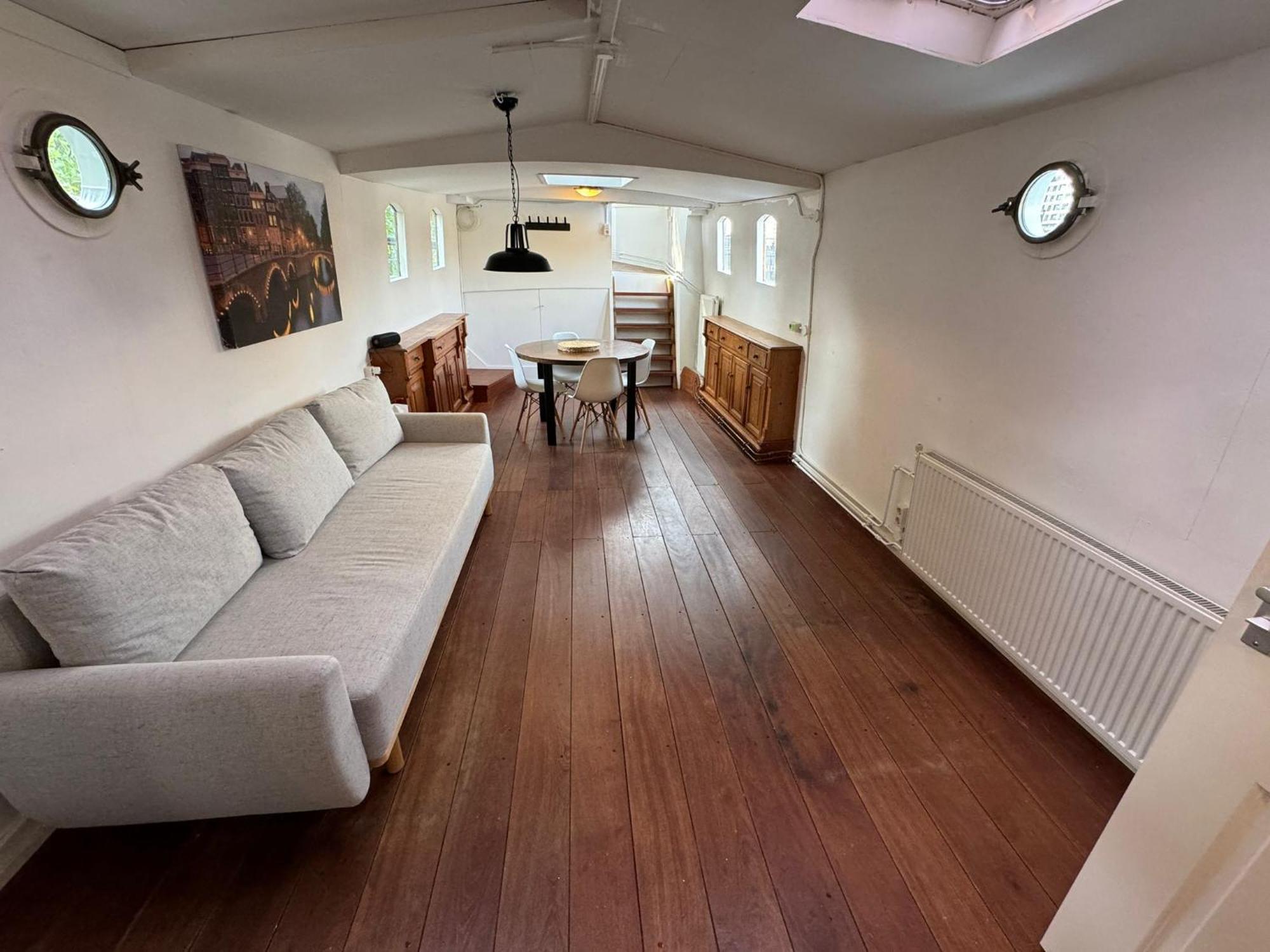 On Boat, Privat Pier, Free Parking